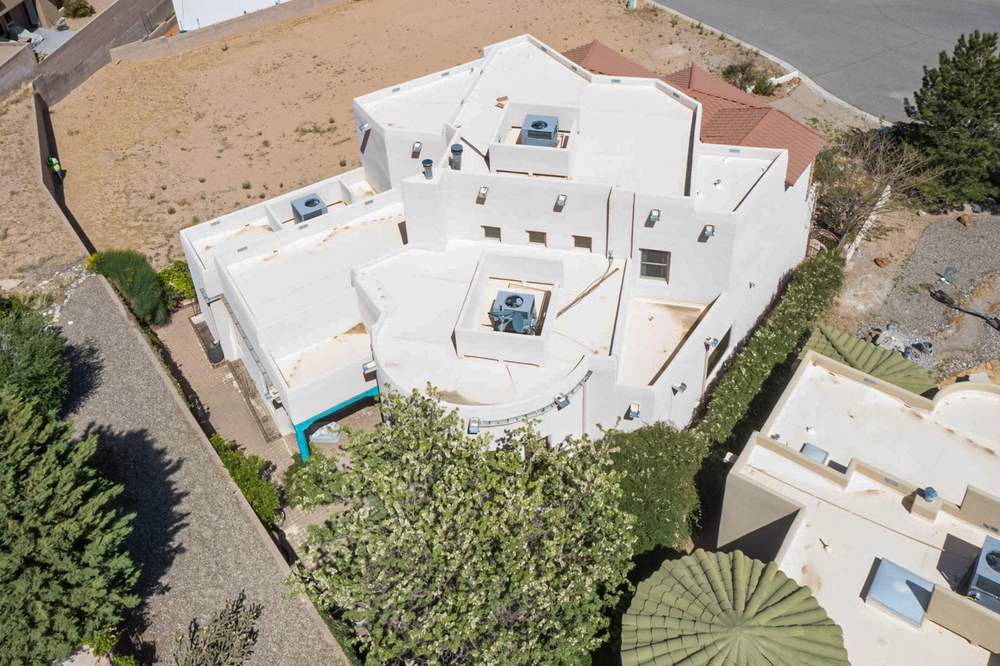 916 Nicholas Court