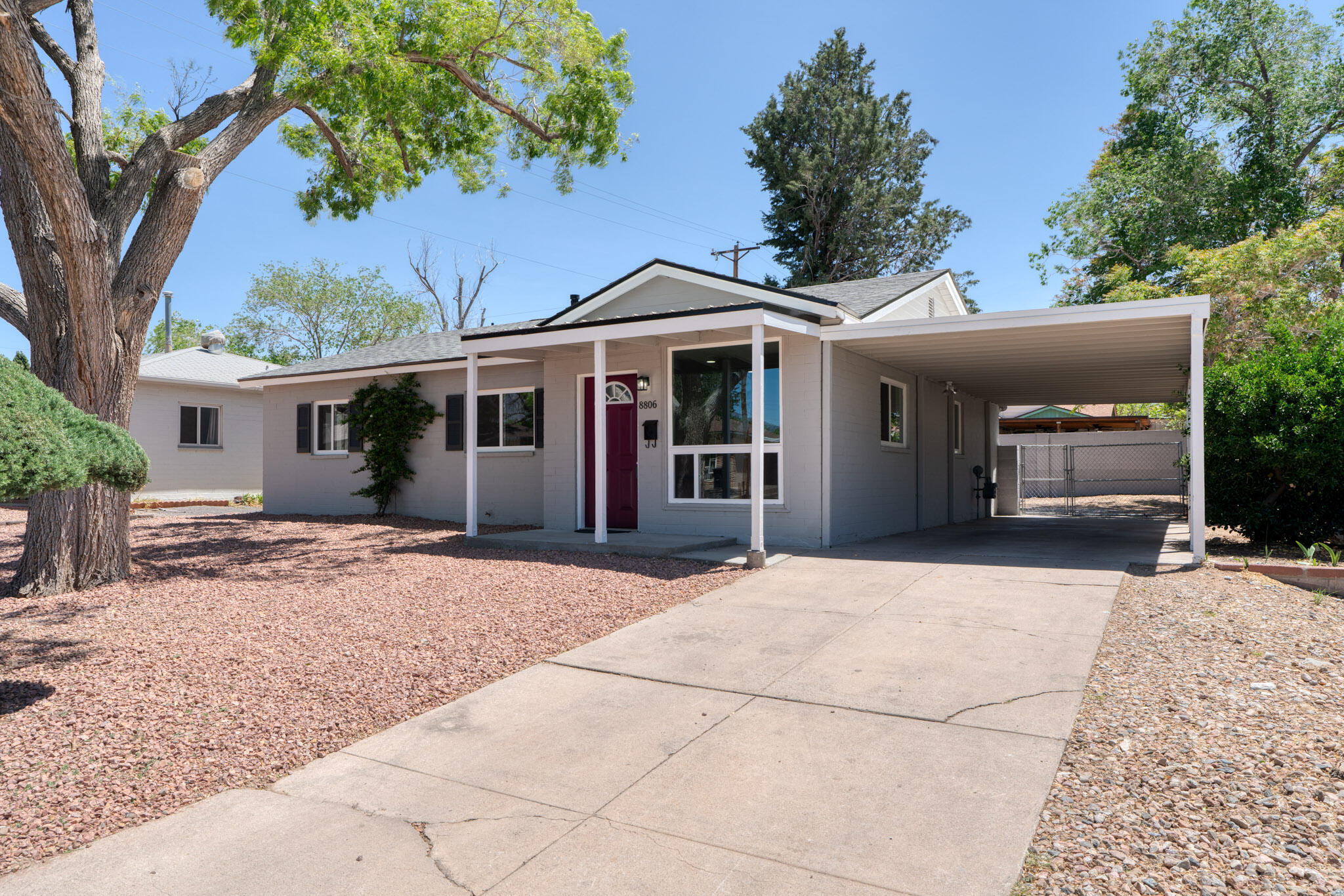 8806 Phoenix Avenue NE