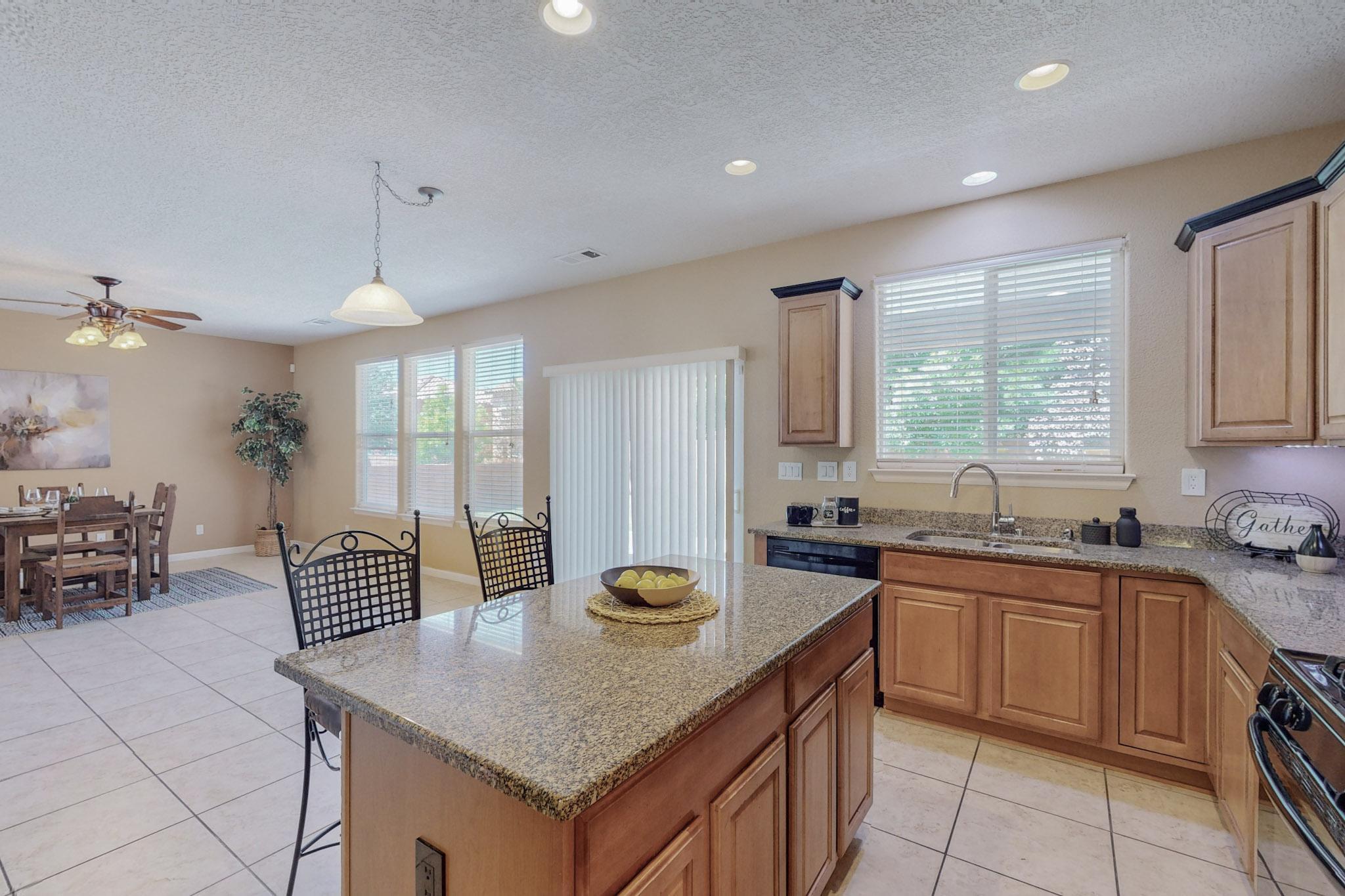 217 Paseo Vista Loop NE