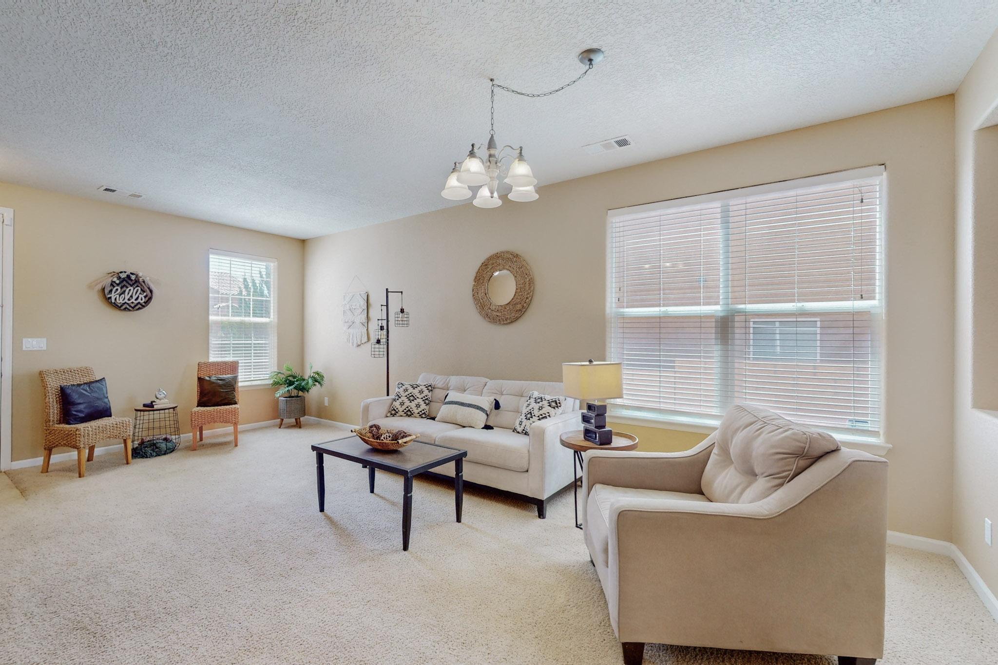 217 Paseo Vista Loop NE