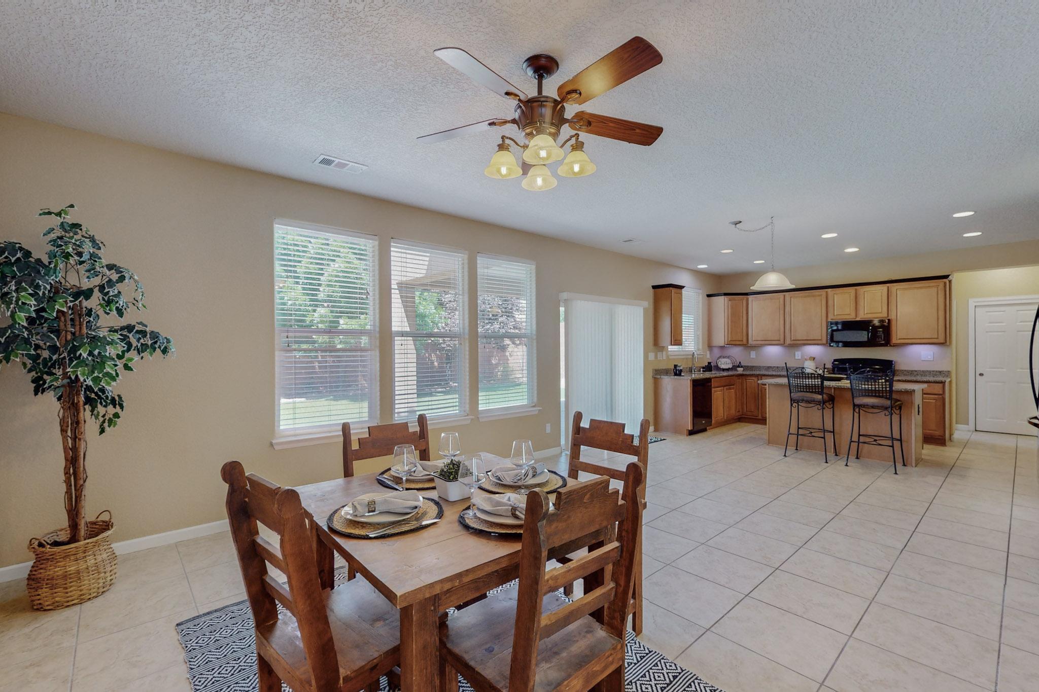 217 Paseo Vista Loop NE