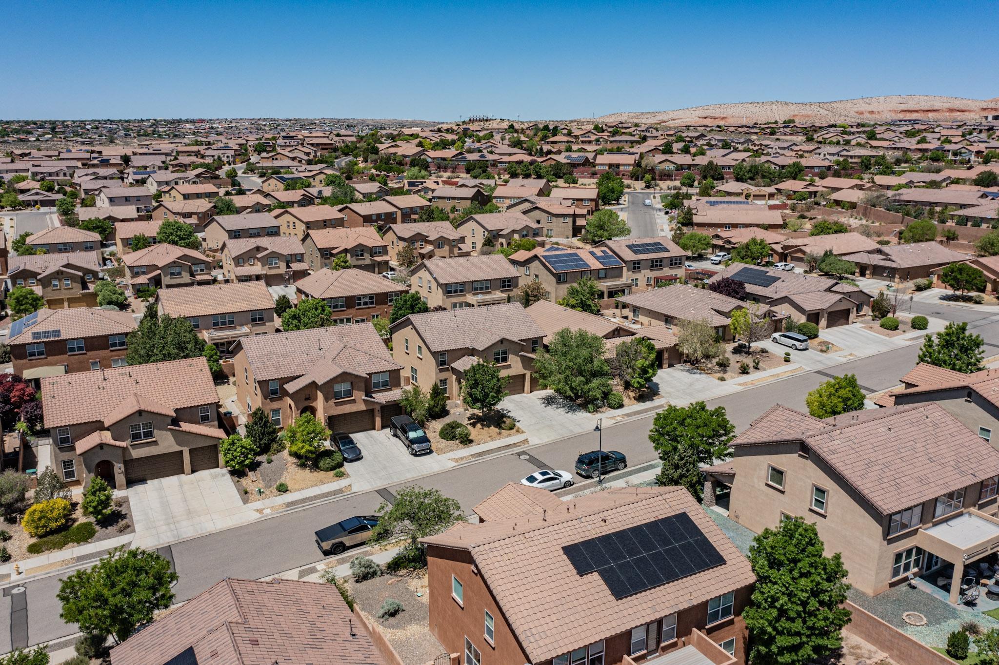 217 Paseo Vista Loop NE