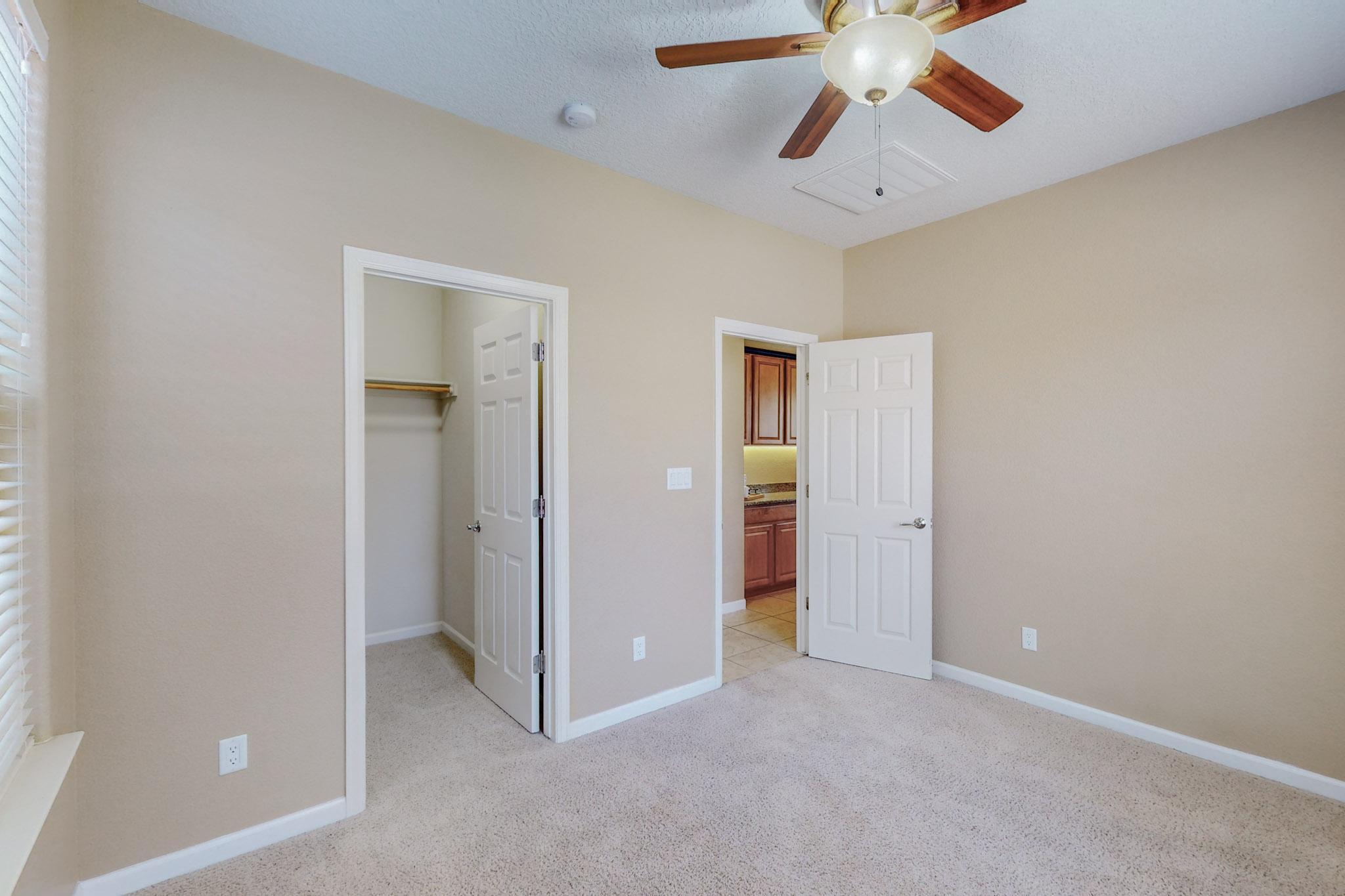 217 Paseo Vista Loop NE