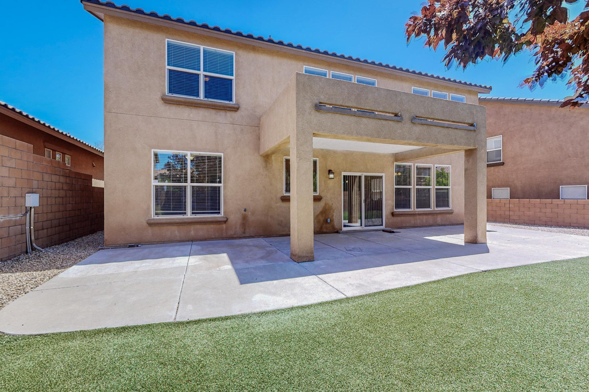 217 Paseo Vista Loop NE