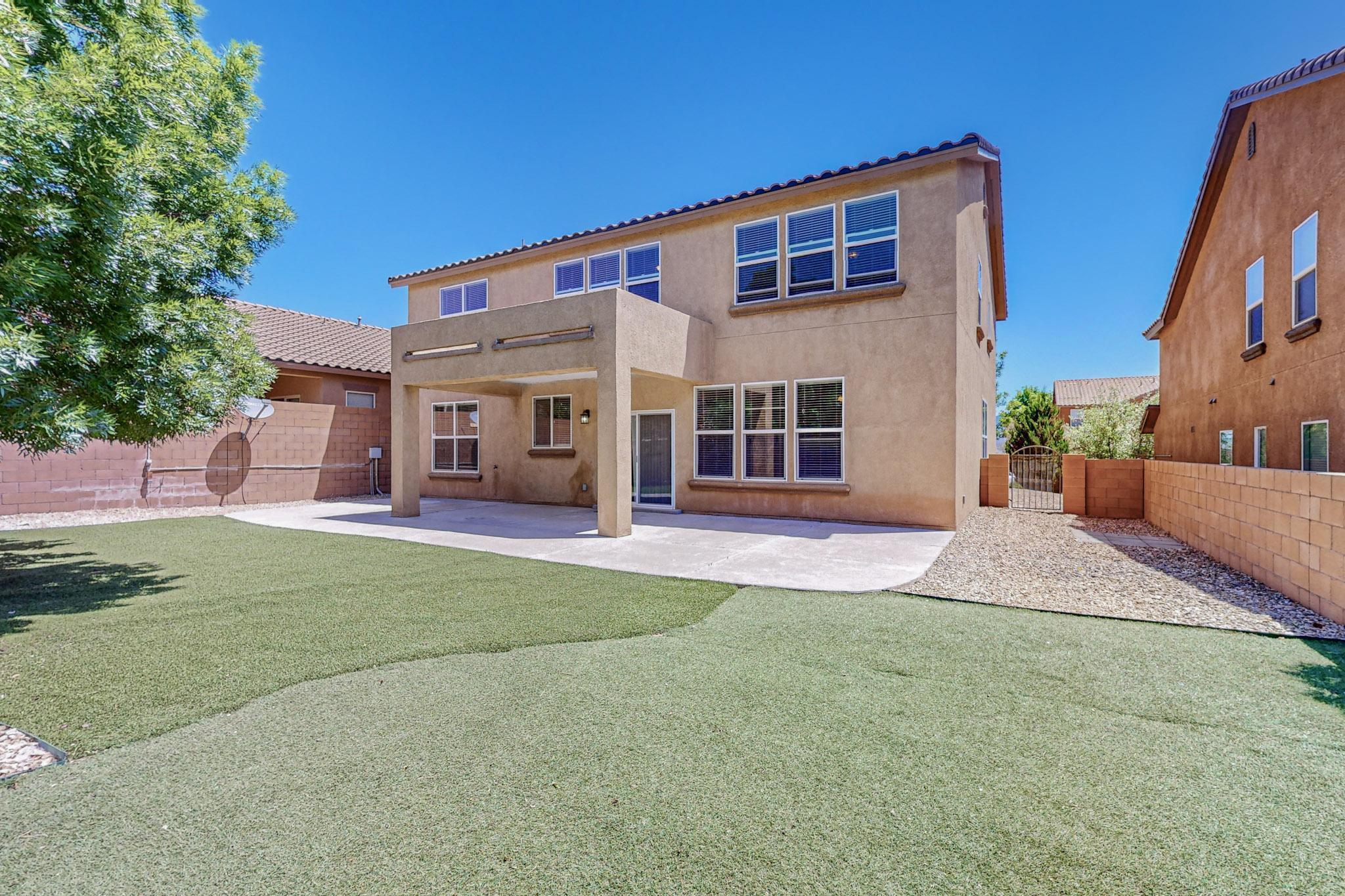 217 Paseo Vista Loop NE