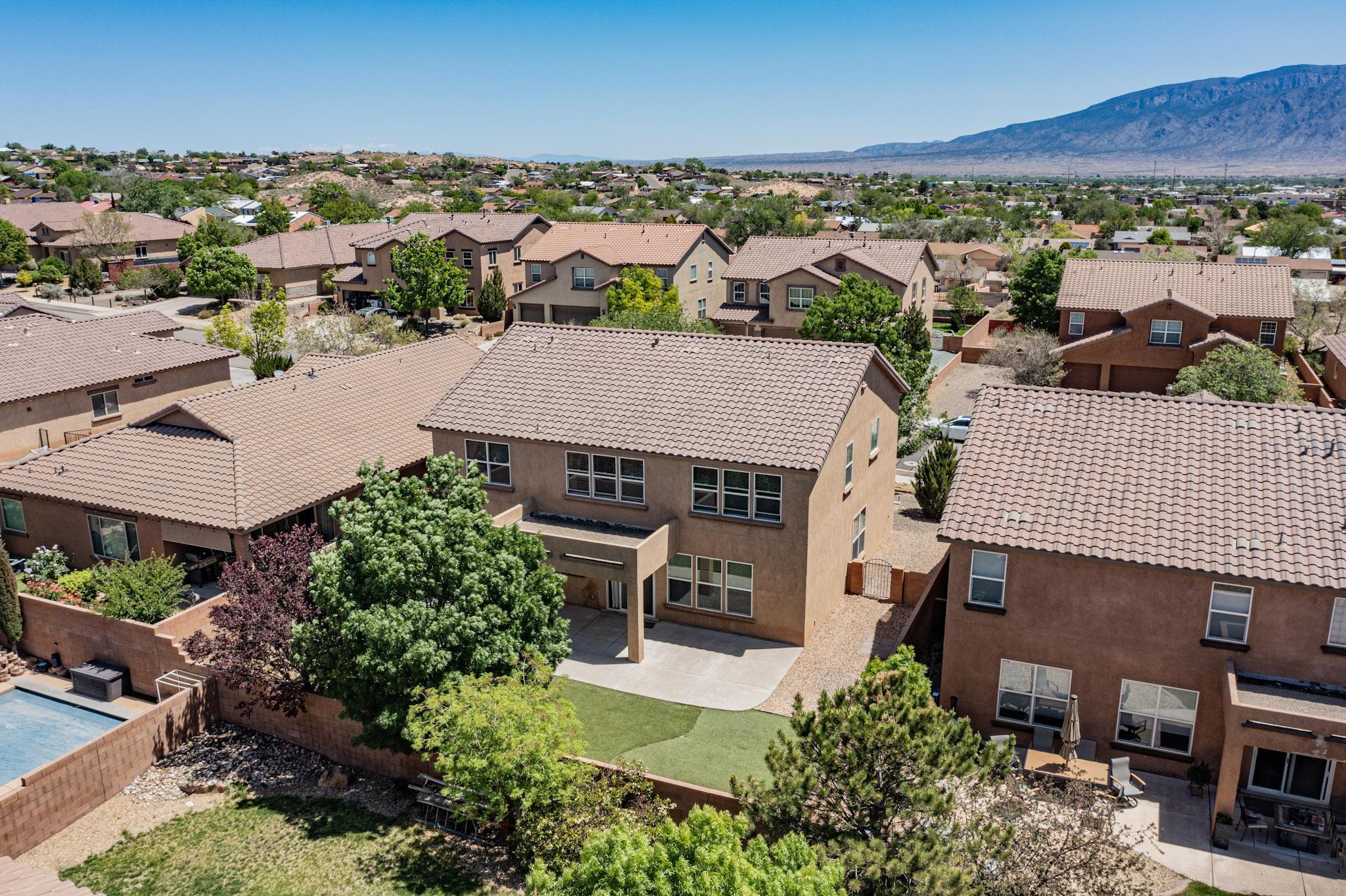 217 Paseo Vista Loop NE