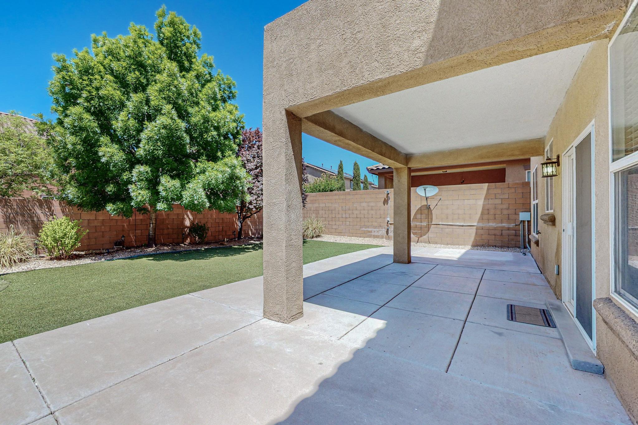 217 Paseo Vista Loop NE