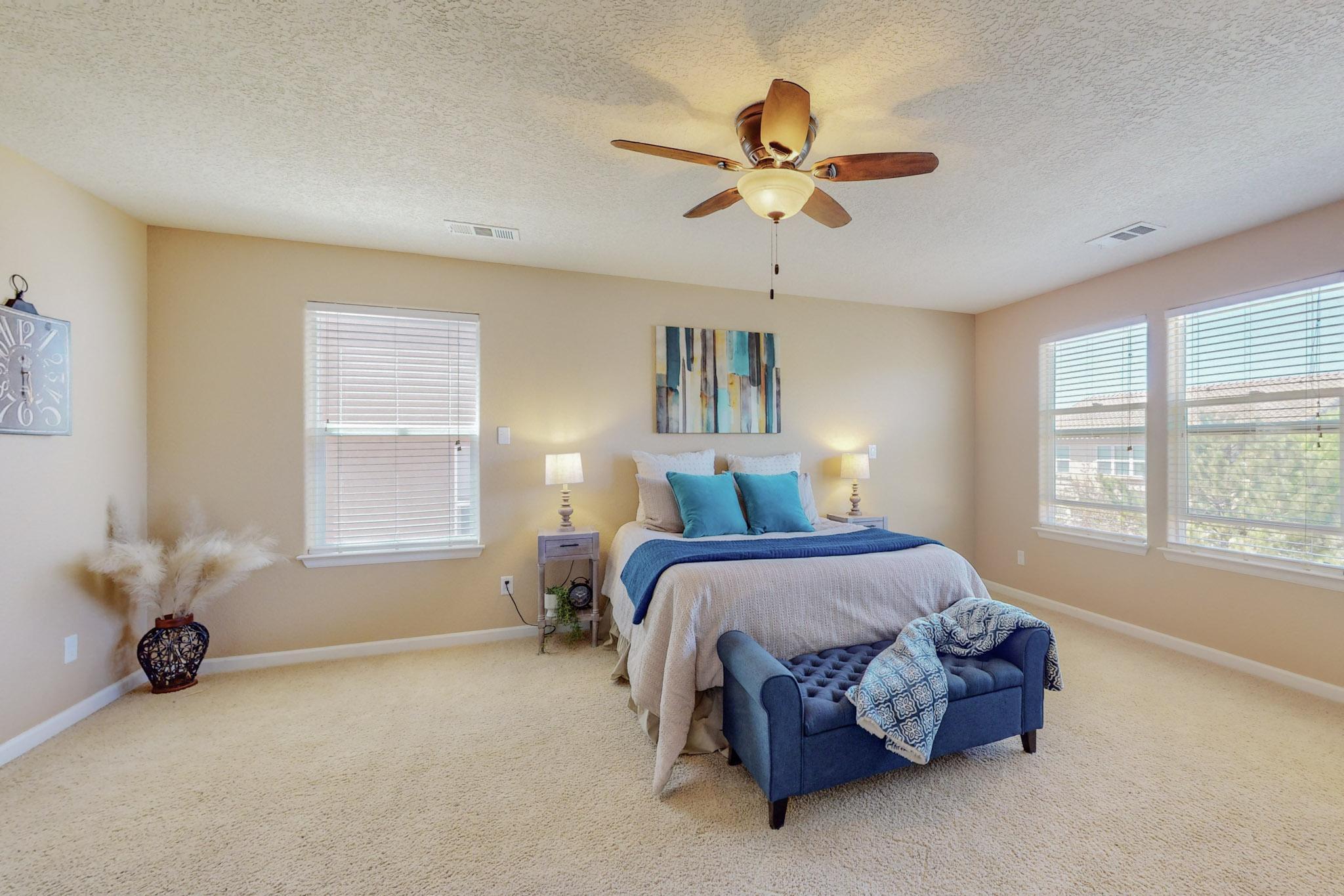217 Paseo Vista Loop NE