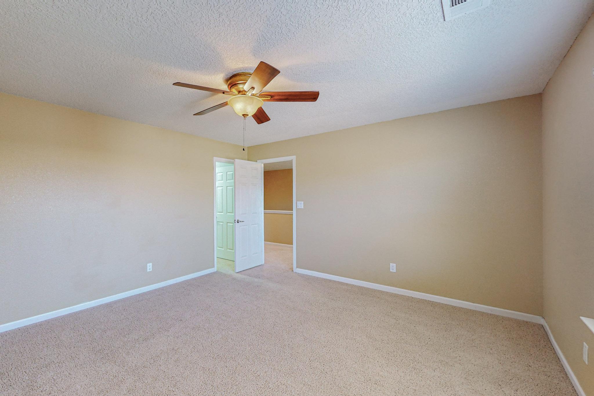 217 Paseo Vista Loop NE