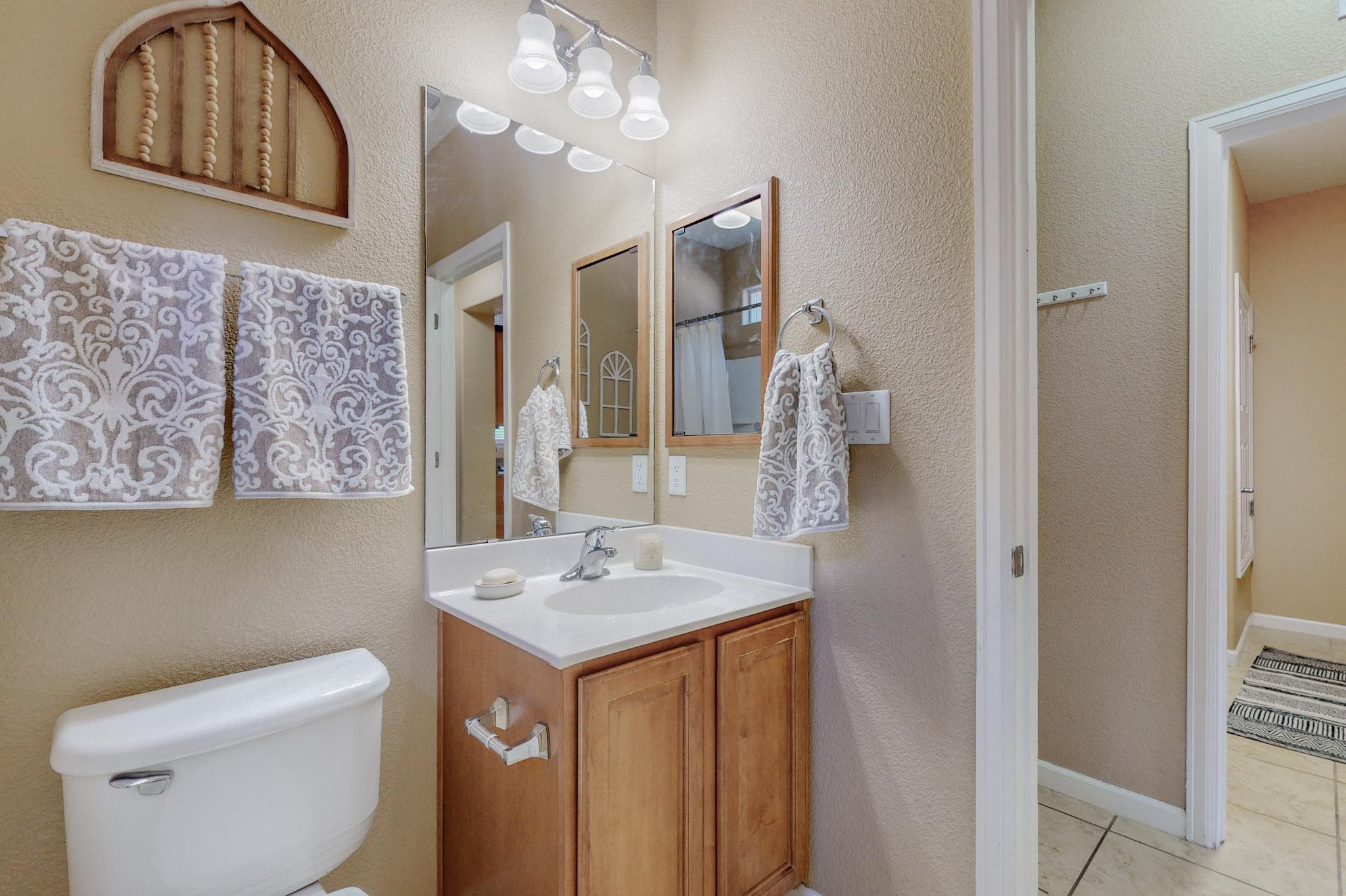 217 Paseo Vista Loop NE