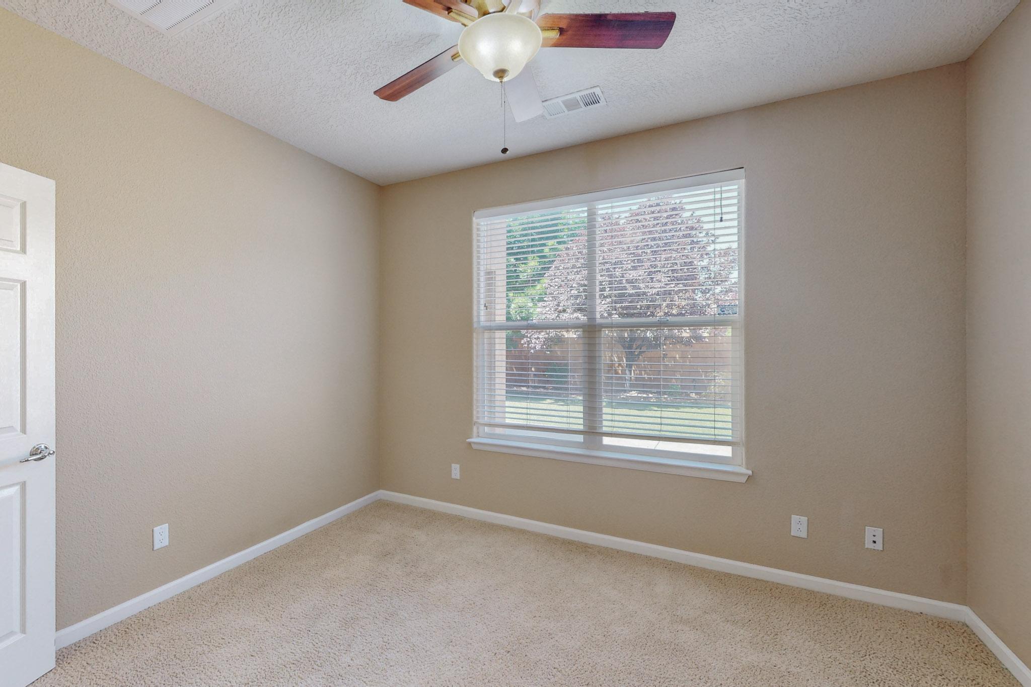 217 Paseo Vista Loop NE
