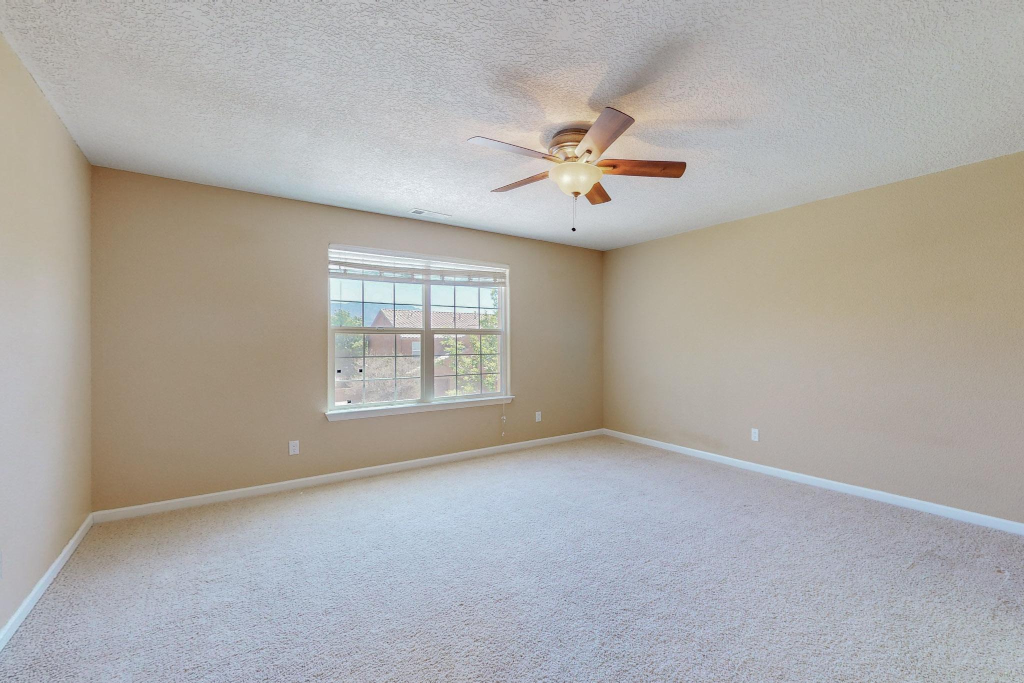 217 Paseo Vista Loop NE