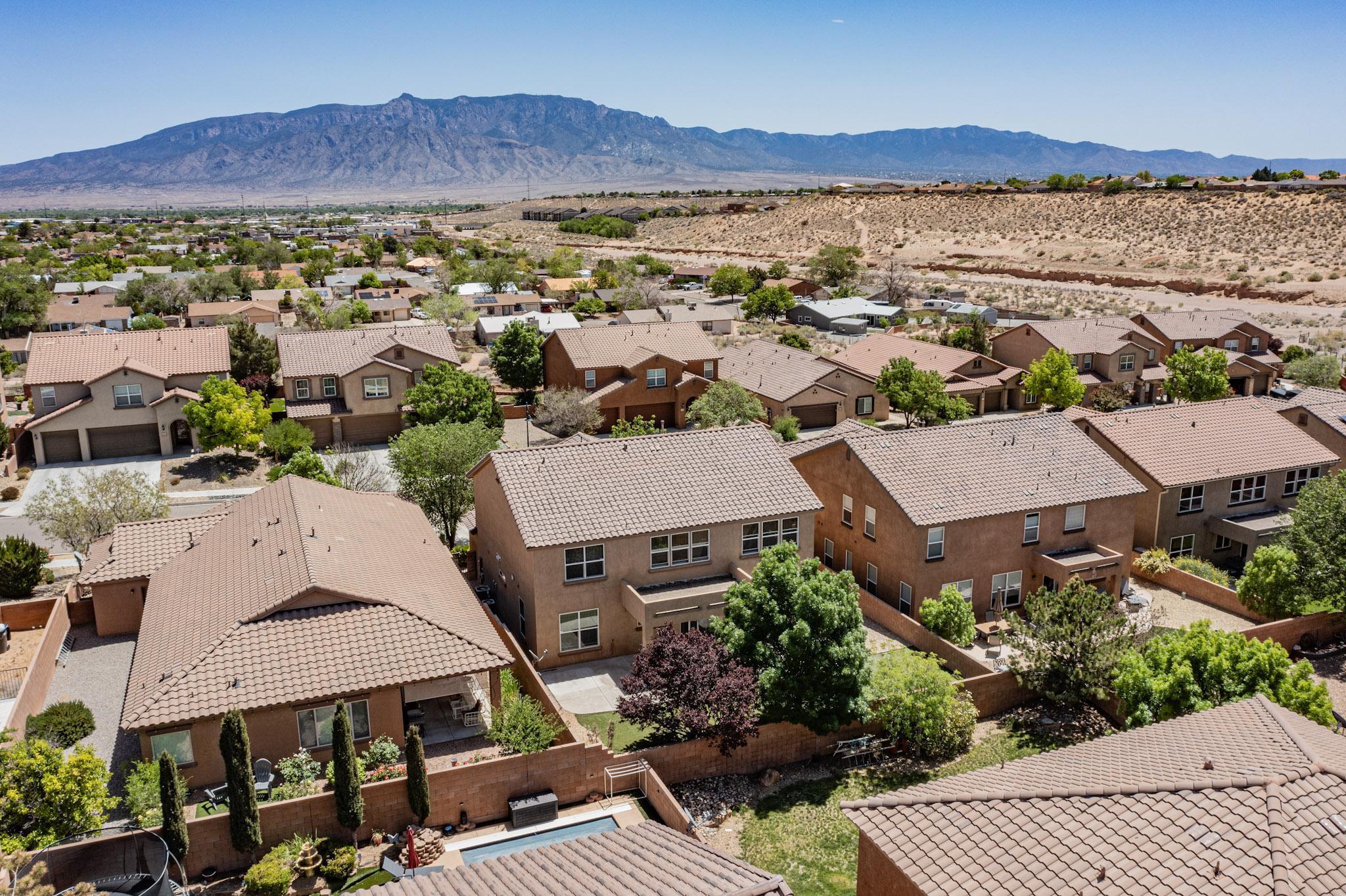217 Paseo Vista Loop NE