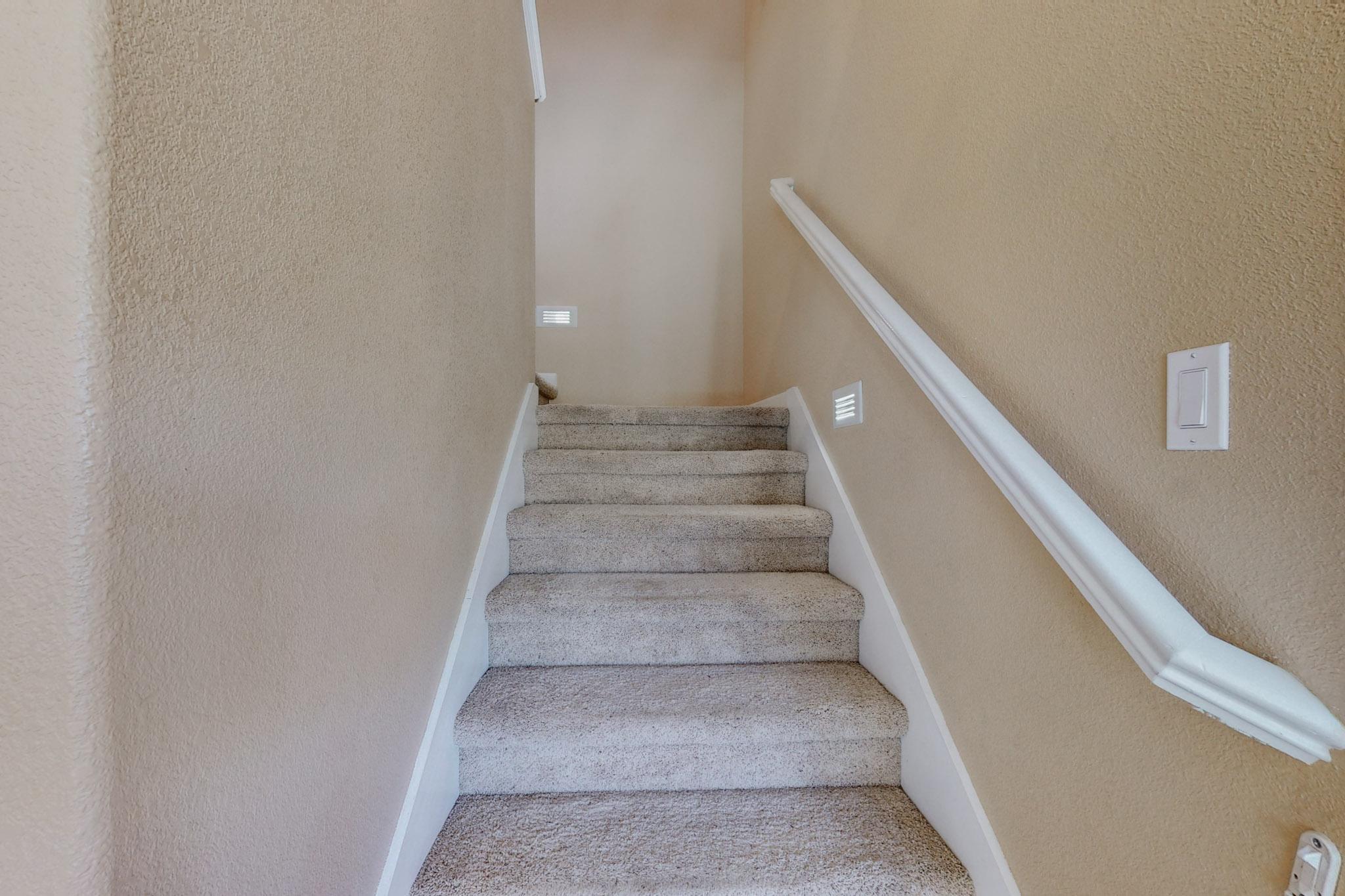 217 Paseo Vista Loop NE