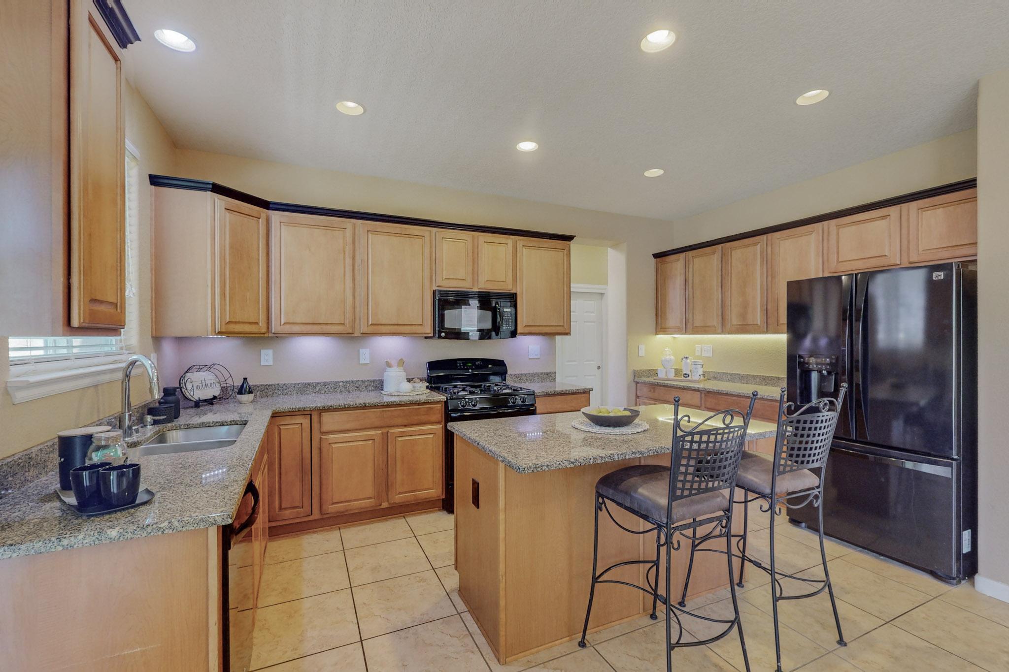 217 Paseo Vista Loop NE