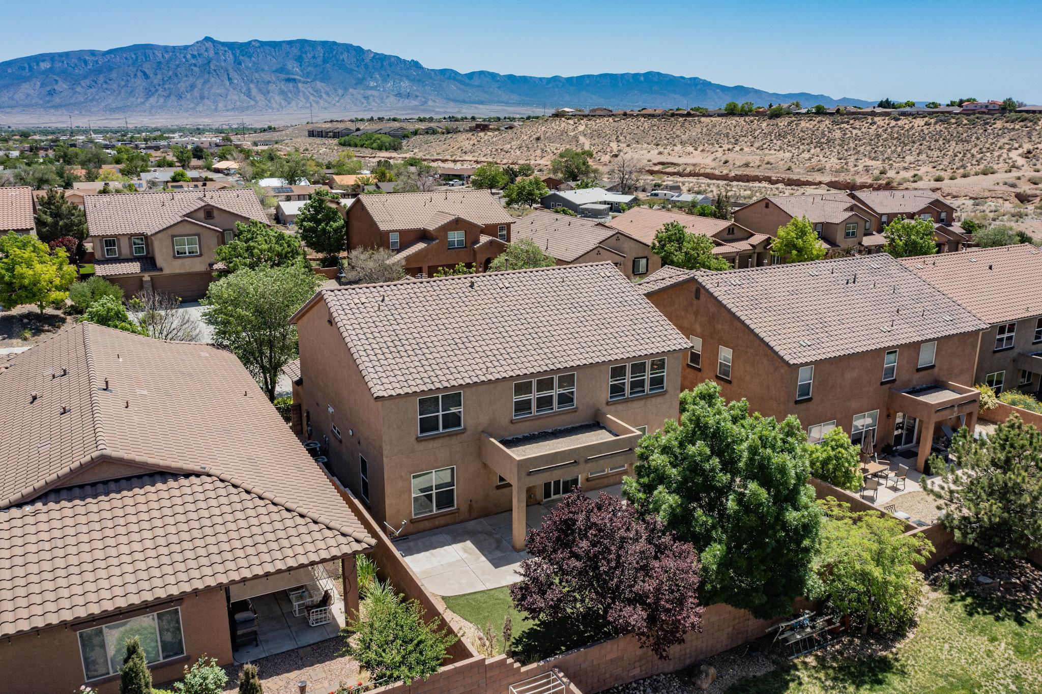217 Paseo Vista Loop NE