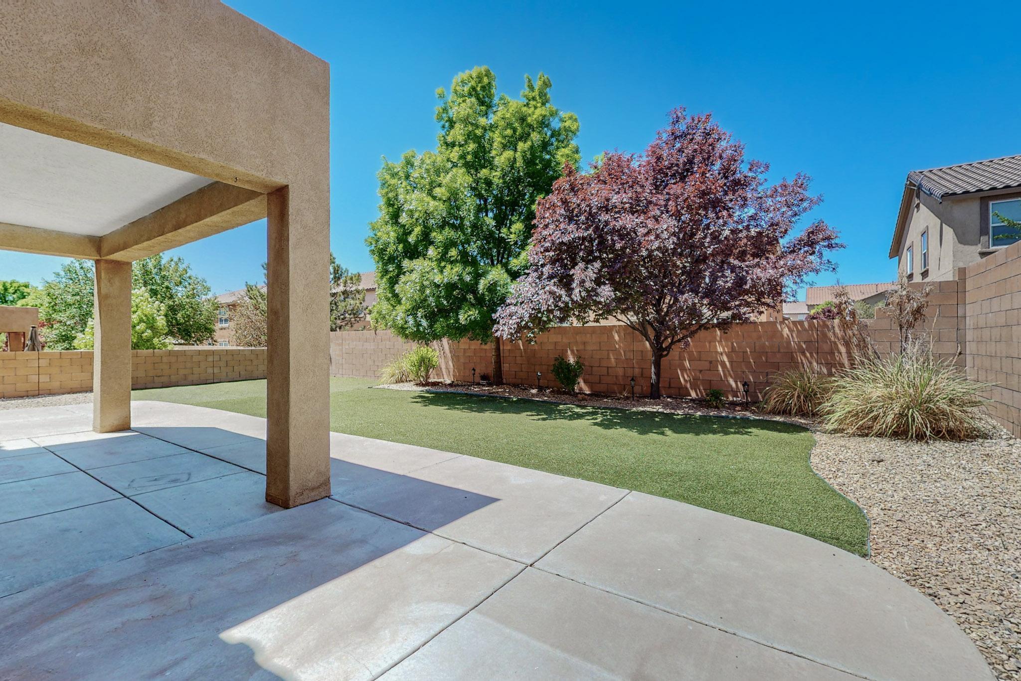 217 Paseo Vista Loop NE