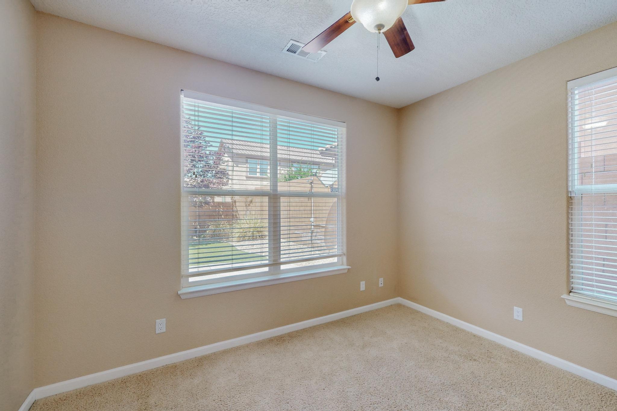 217 Paseo Vista Loop NE