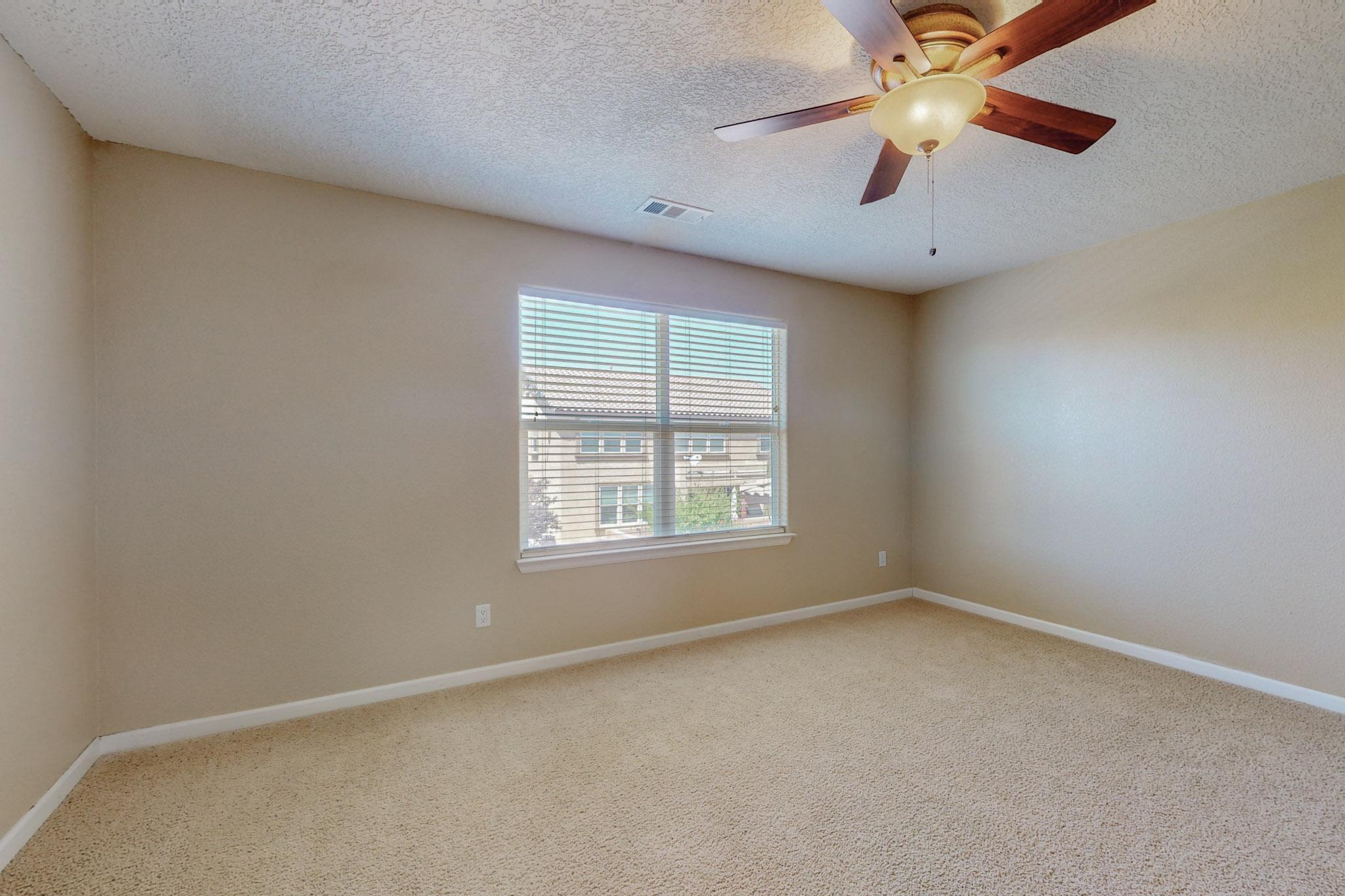 217 Paseo Vista Loop NE