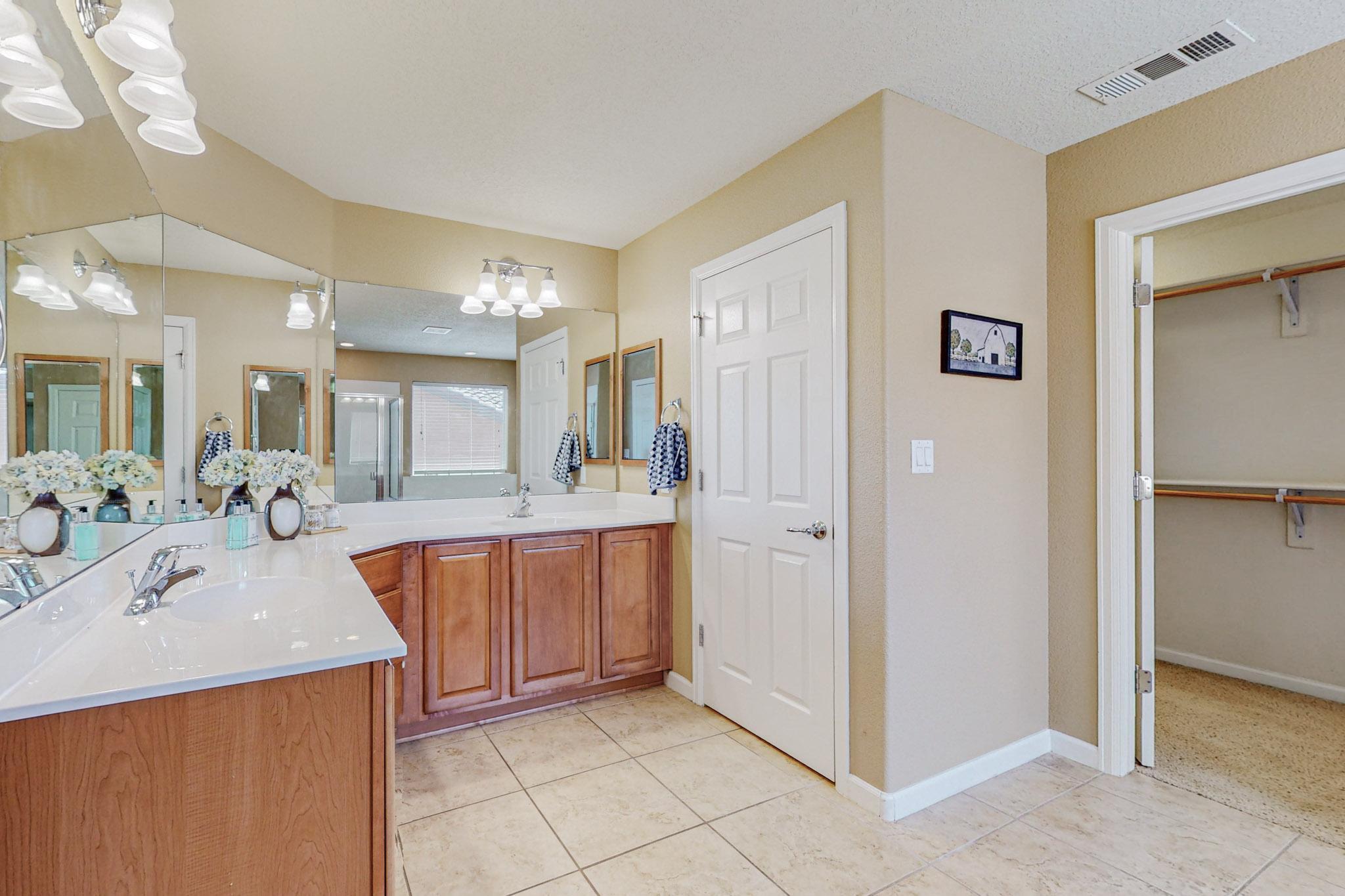 217 Paseo Vista Loop NE