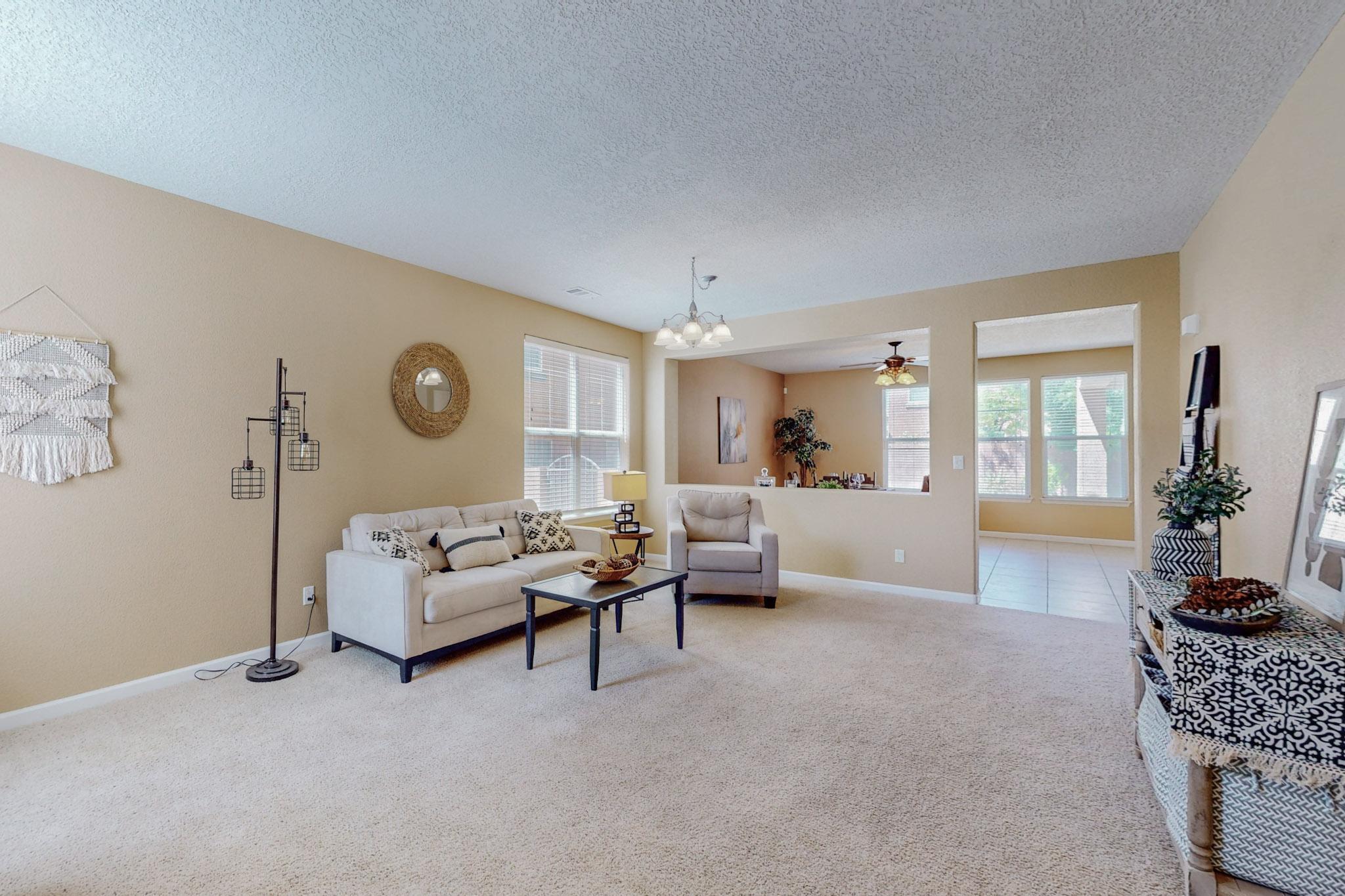 217 Paseo Vista Loop NE