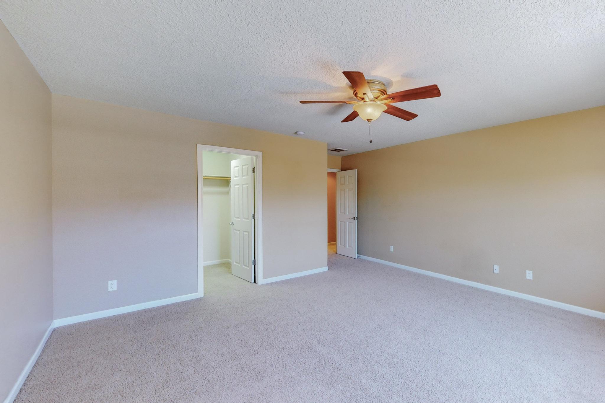 217 Paseo Vista Loop NE