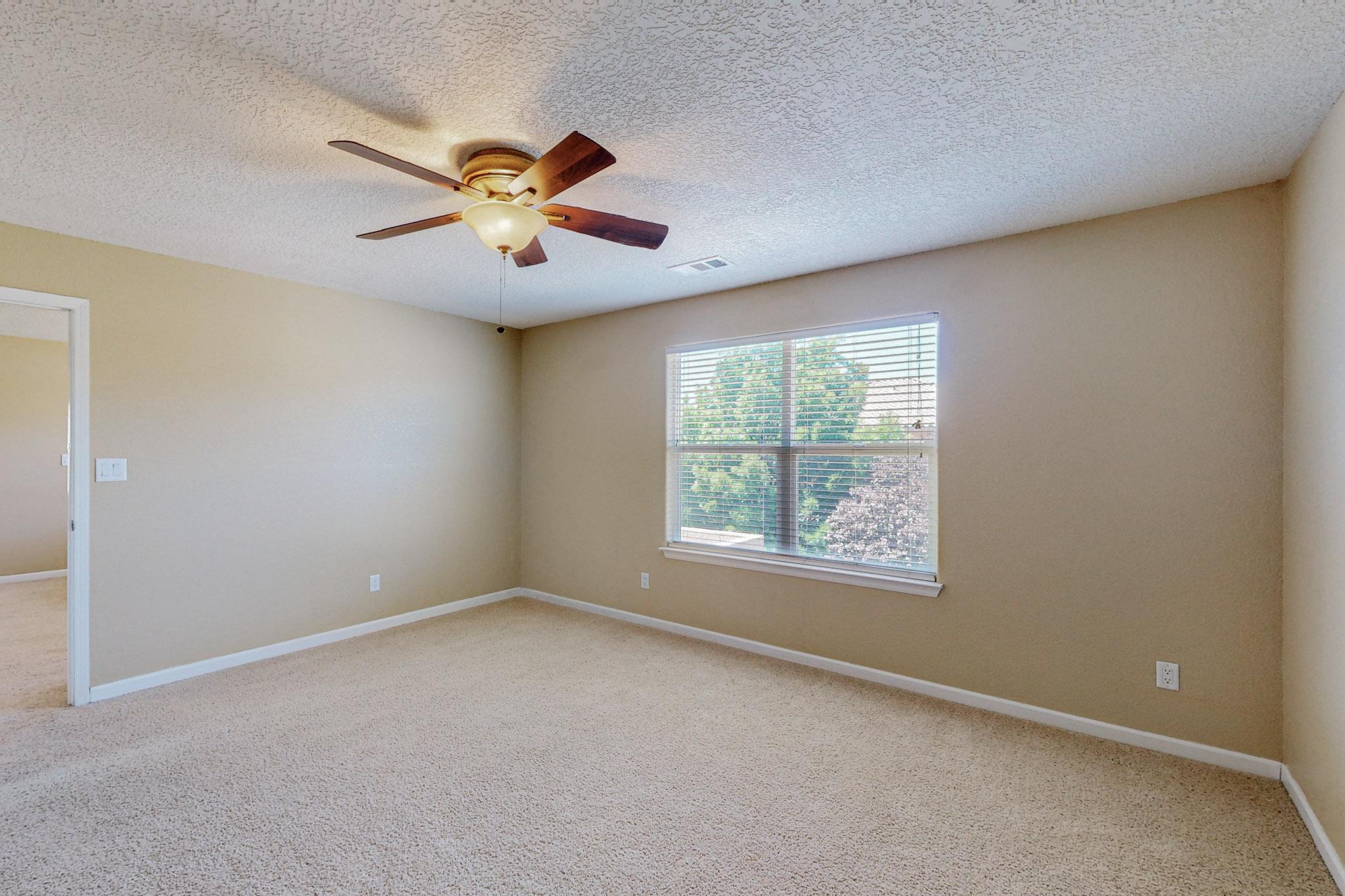 217 Paseo Vista Loop NE
