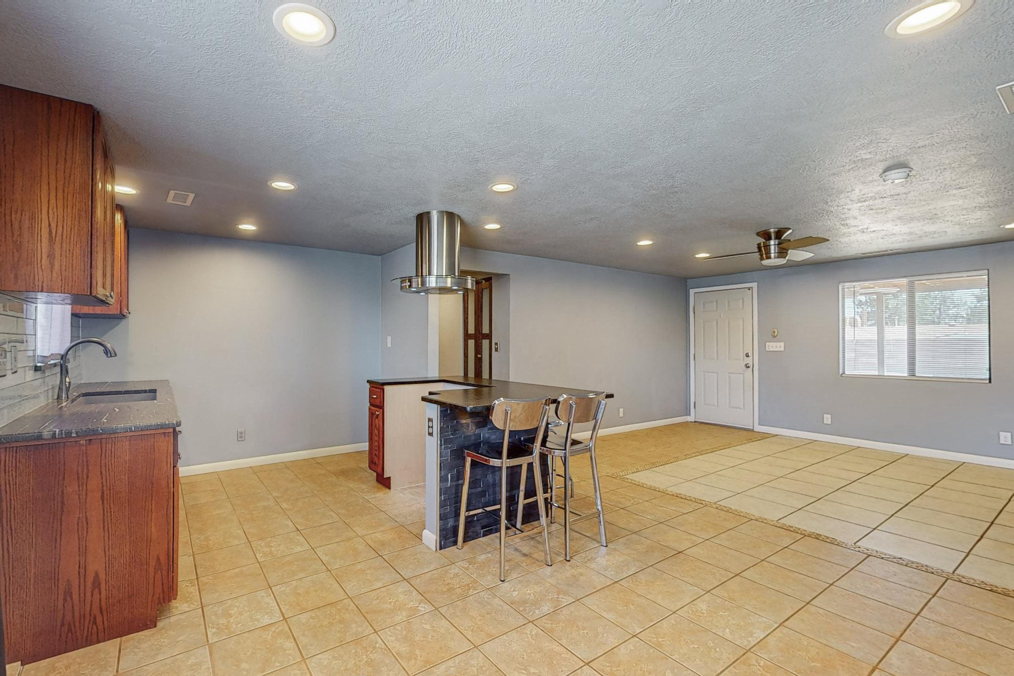 10416 Mountain Road NE