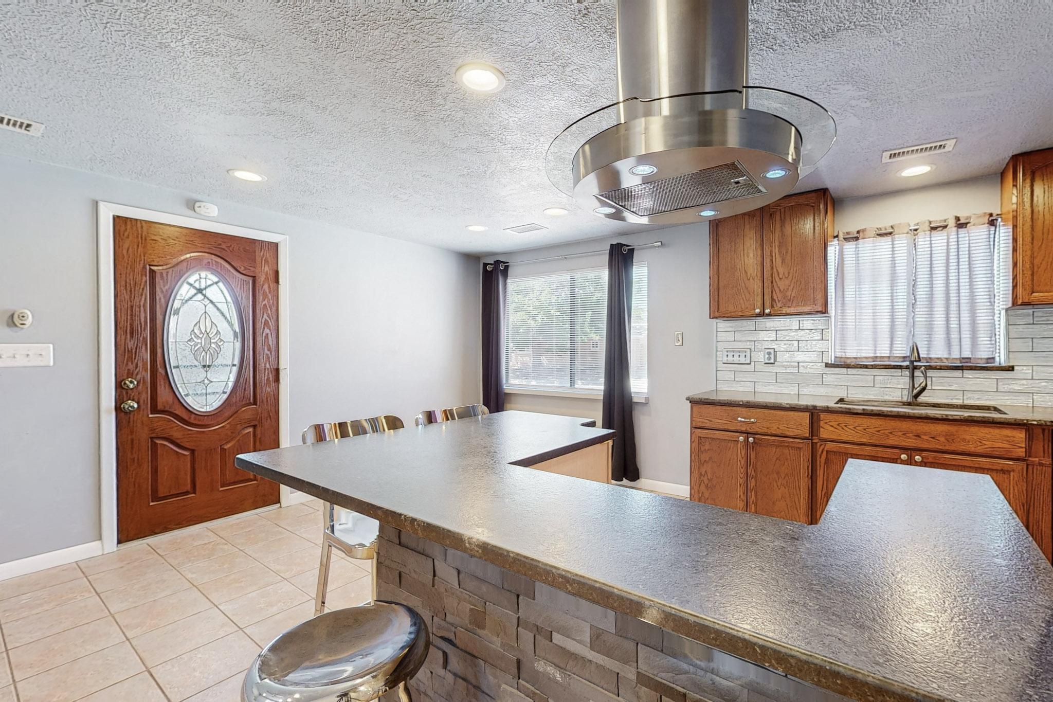 10416 Mountain Road NE