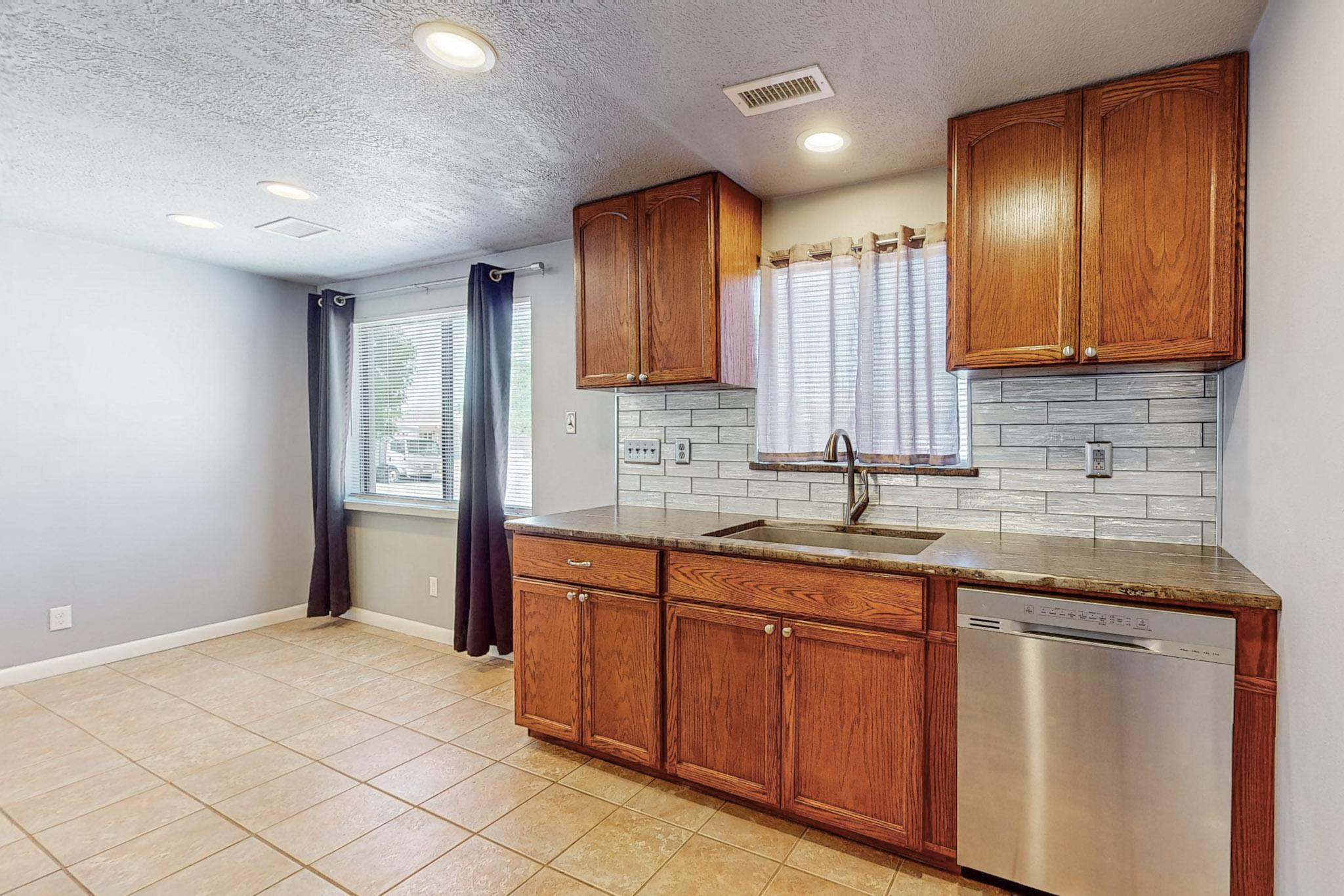 10416 Mountain Road NE