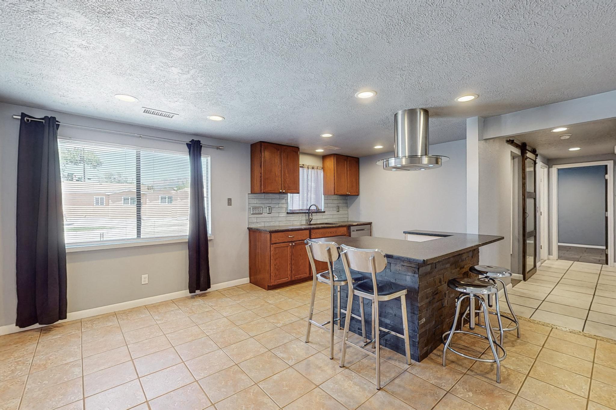 10416 Mountain Road NE