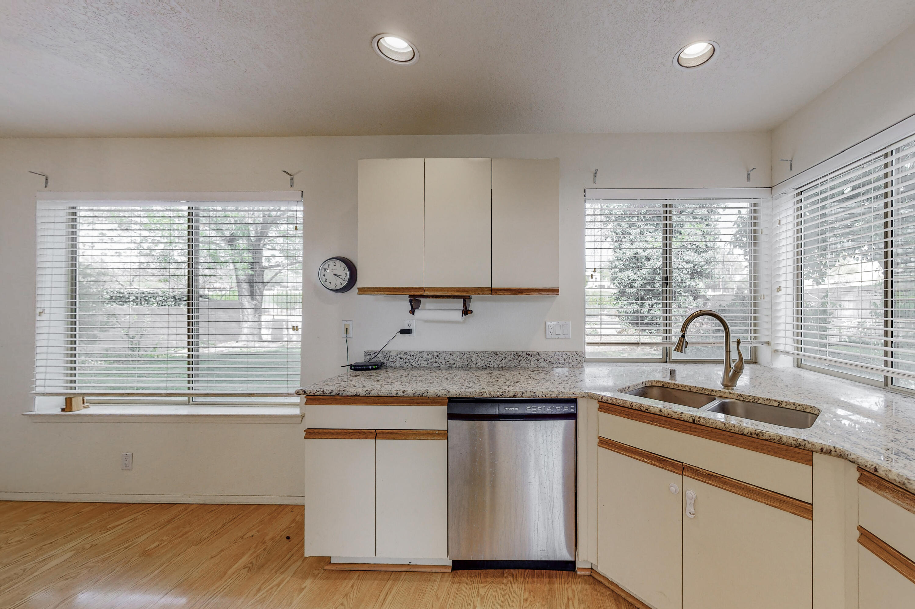 6624 Cypress Point Way NE