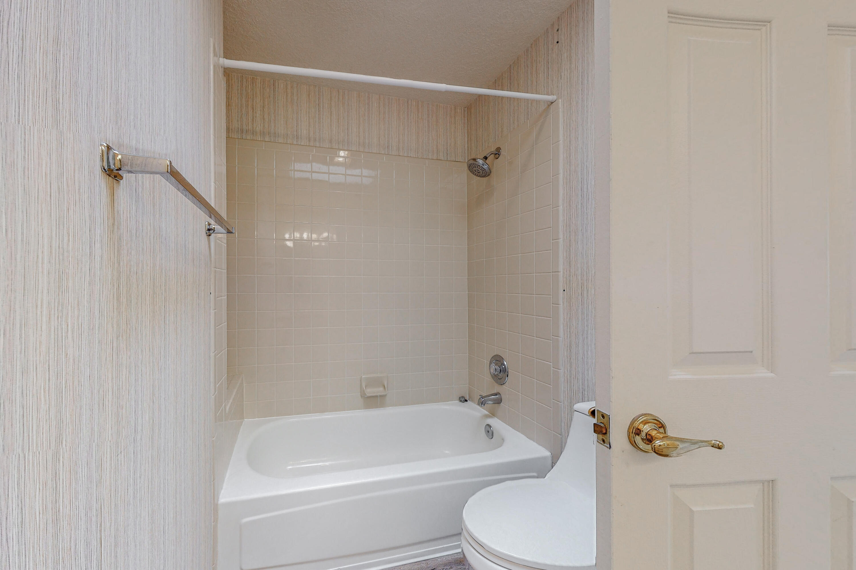 6624 Cypress Point Way NE