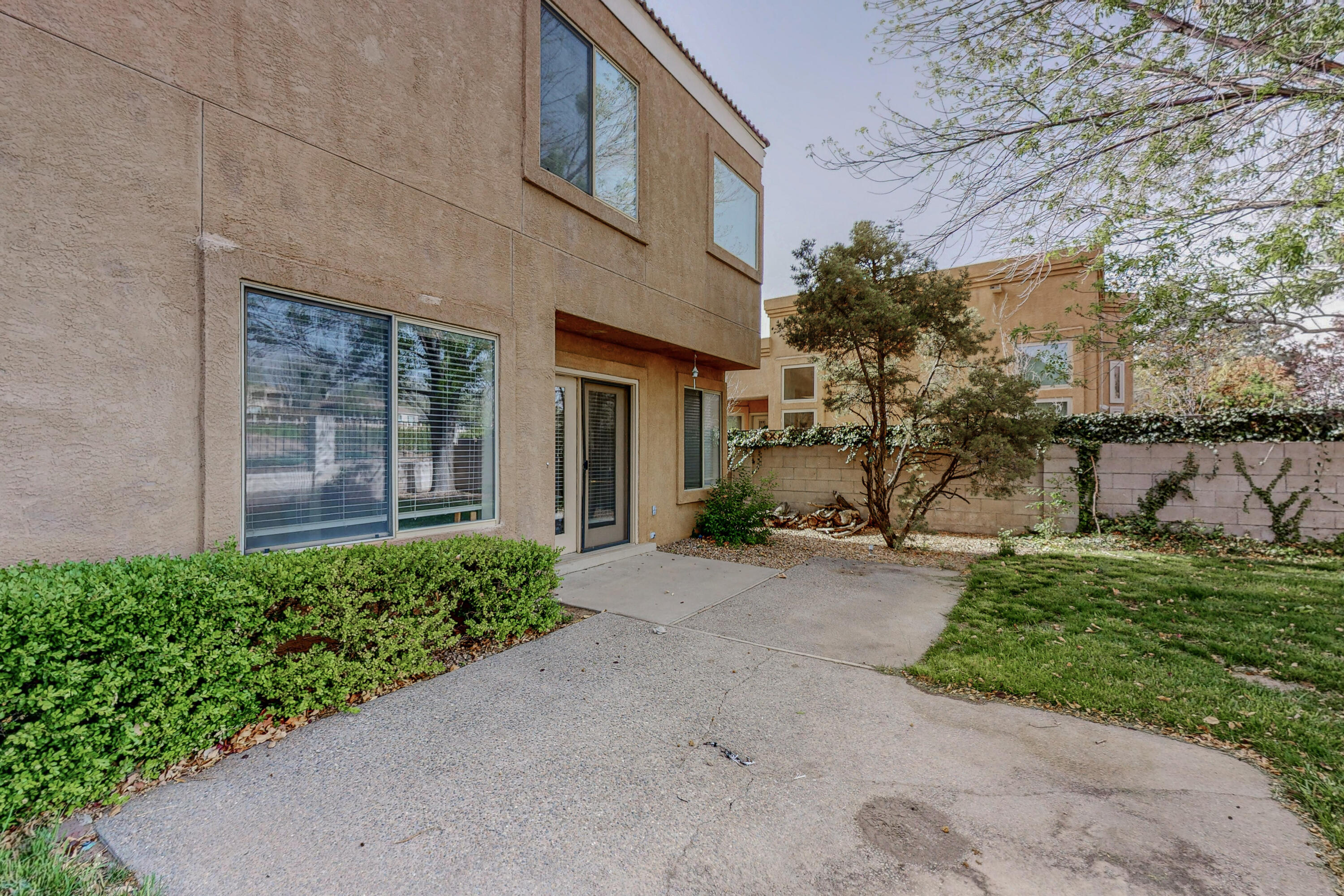 6624 Cypress Point Way NE