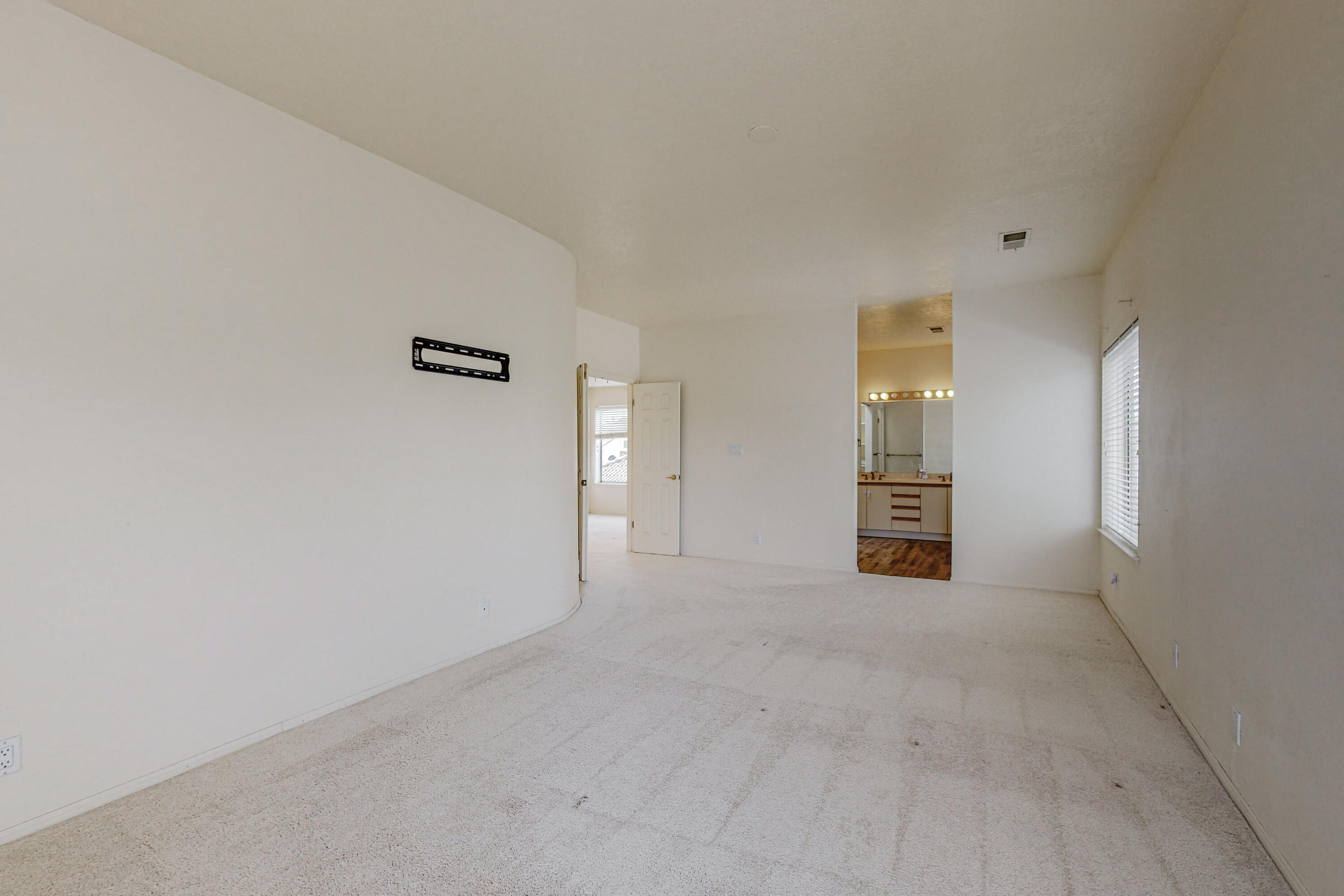 6624 Cypress Point Way NE