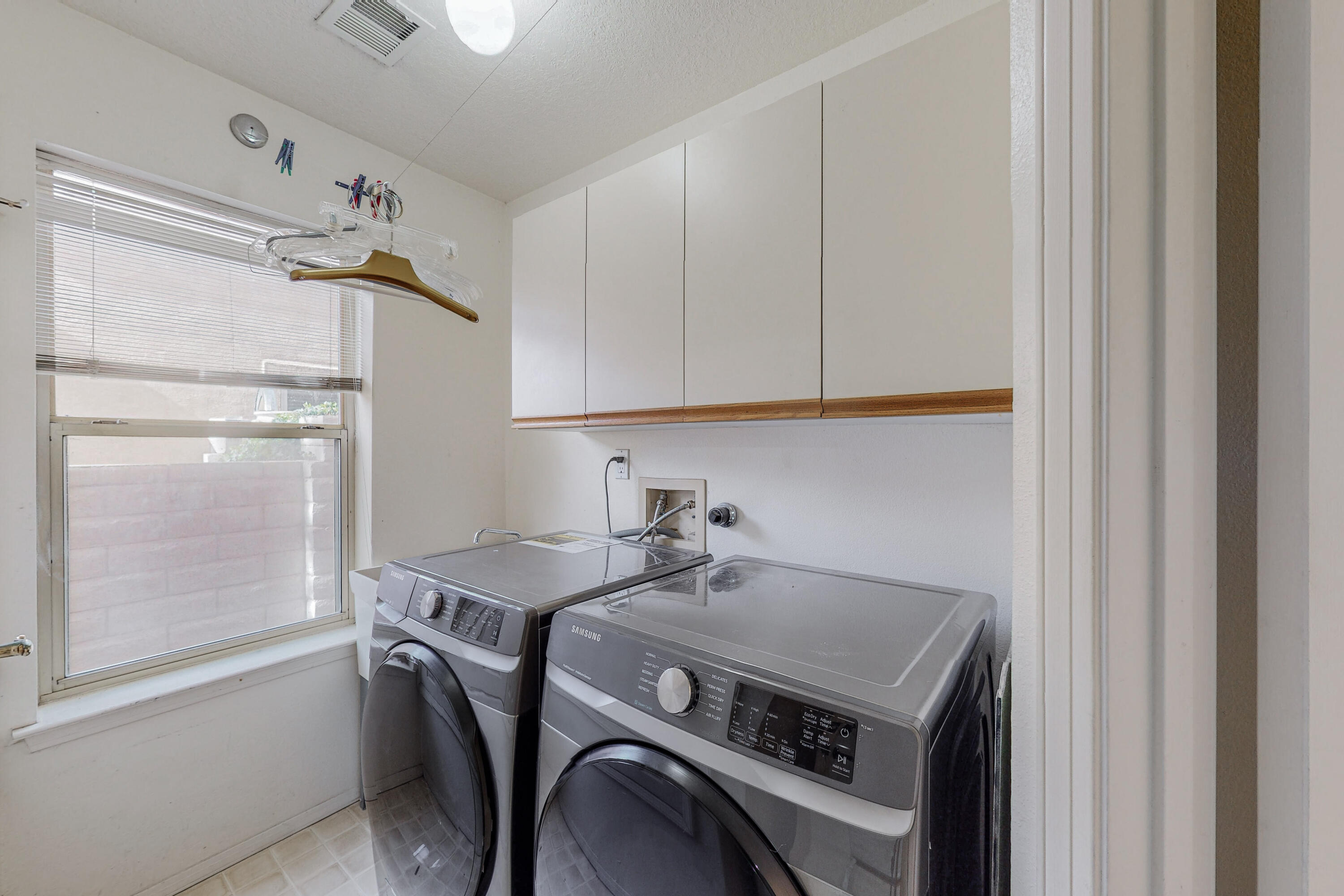 6624 Cypress Point Way NE