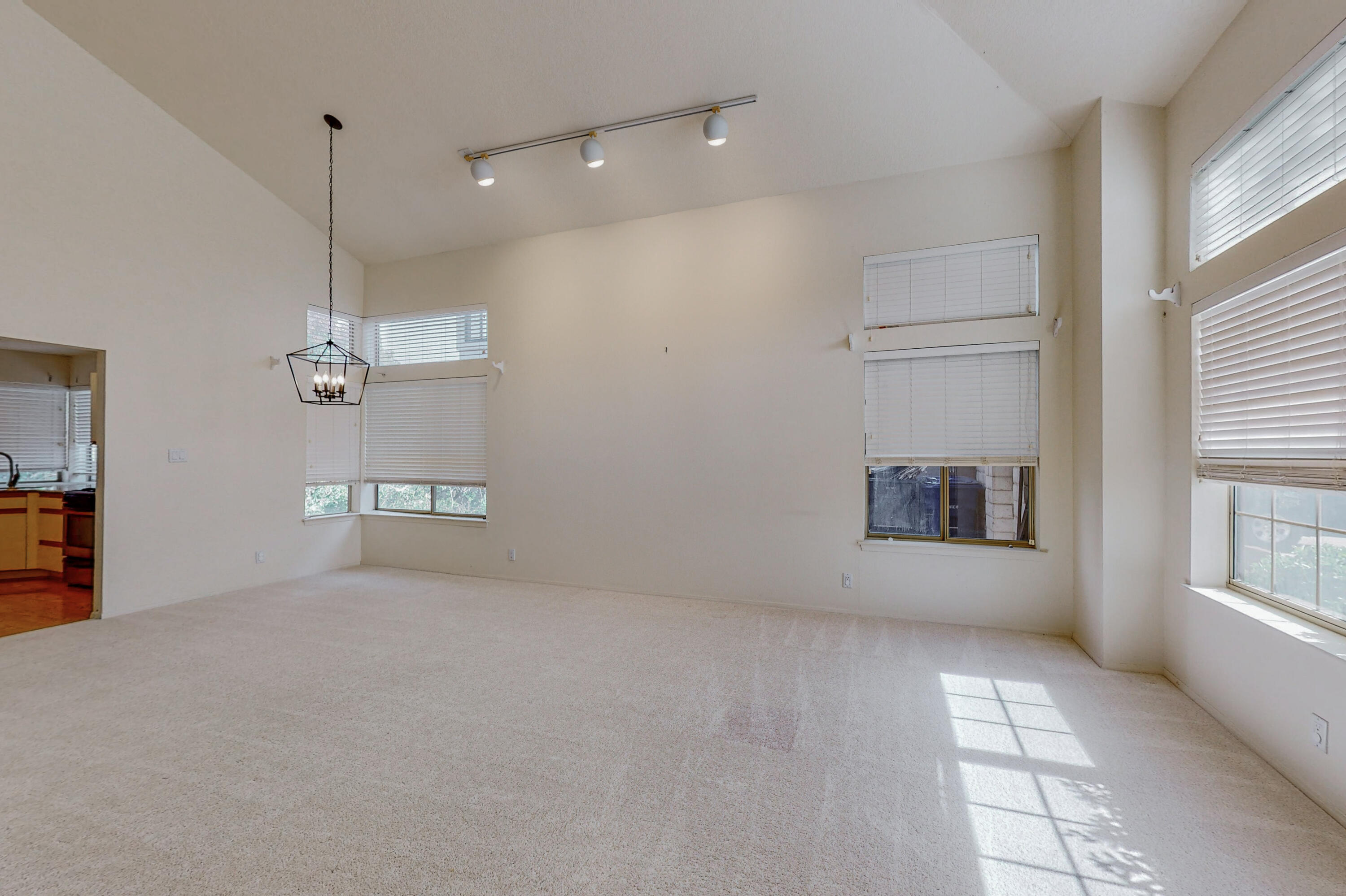 6624 Cypress Point Way NE