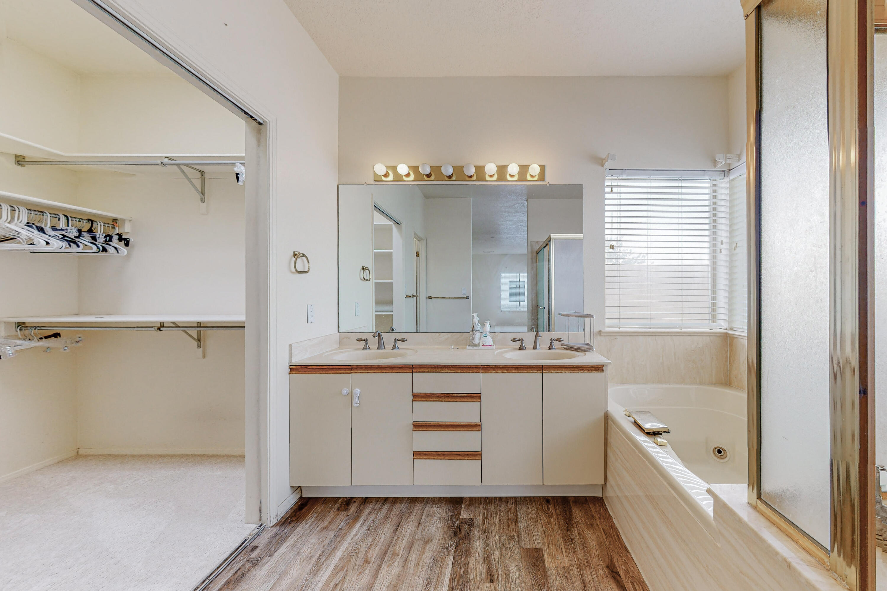 6624 Cypress Point Way NE