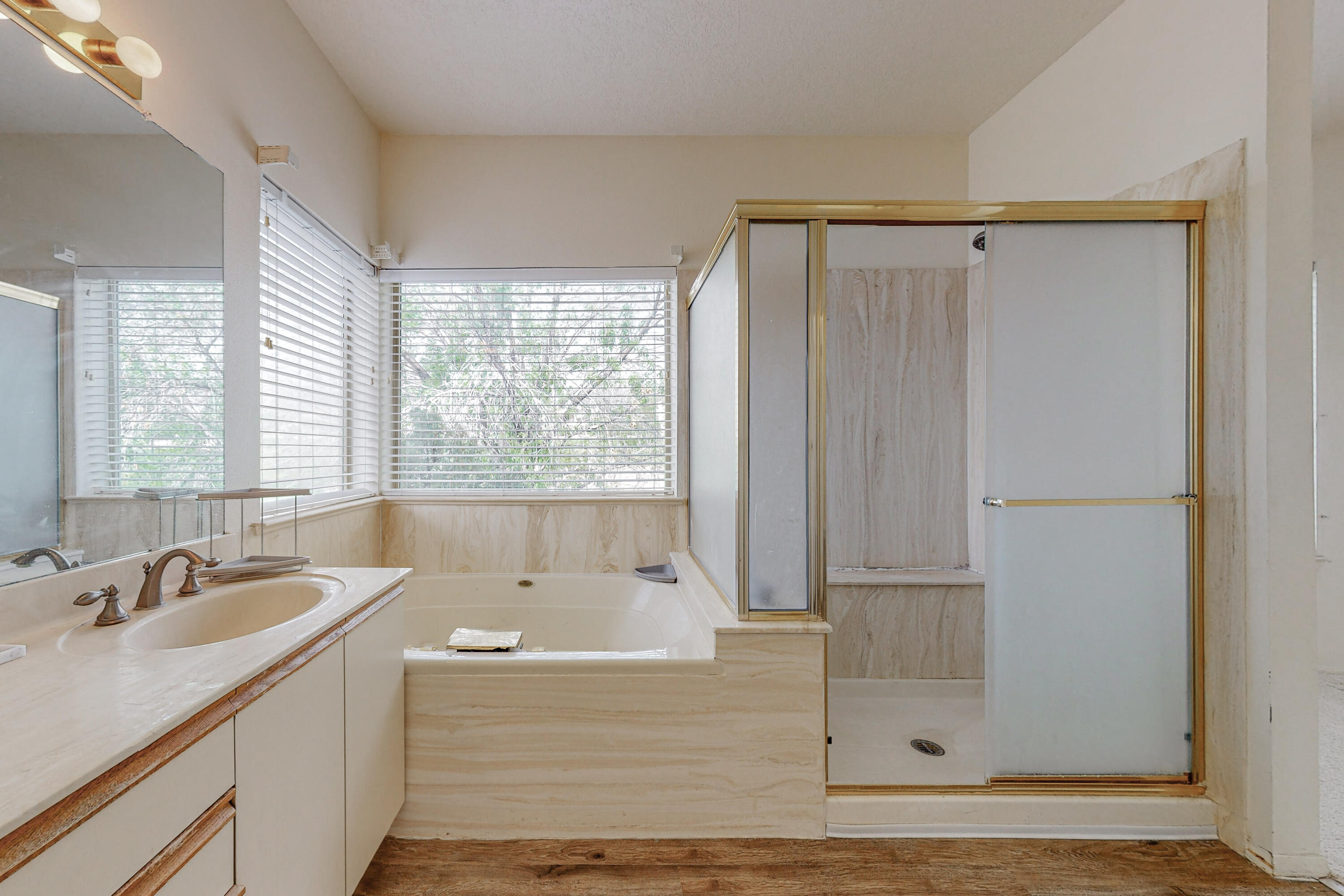 6624 Cypress Point Way NE