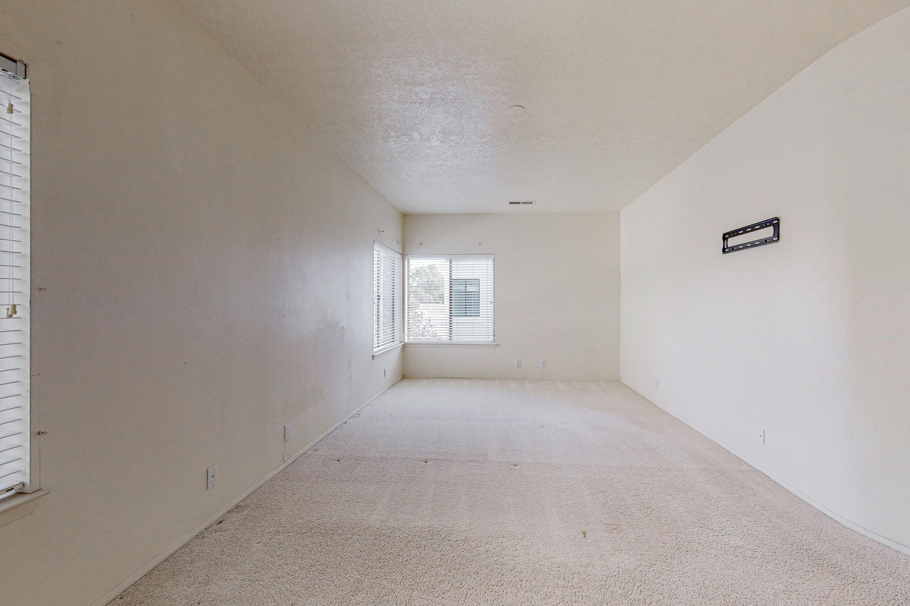 6624 Cypress Point Way NE