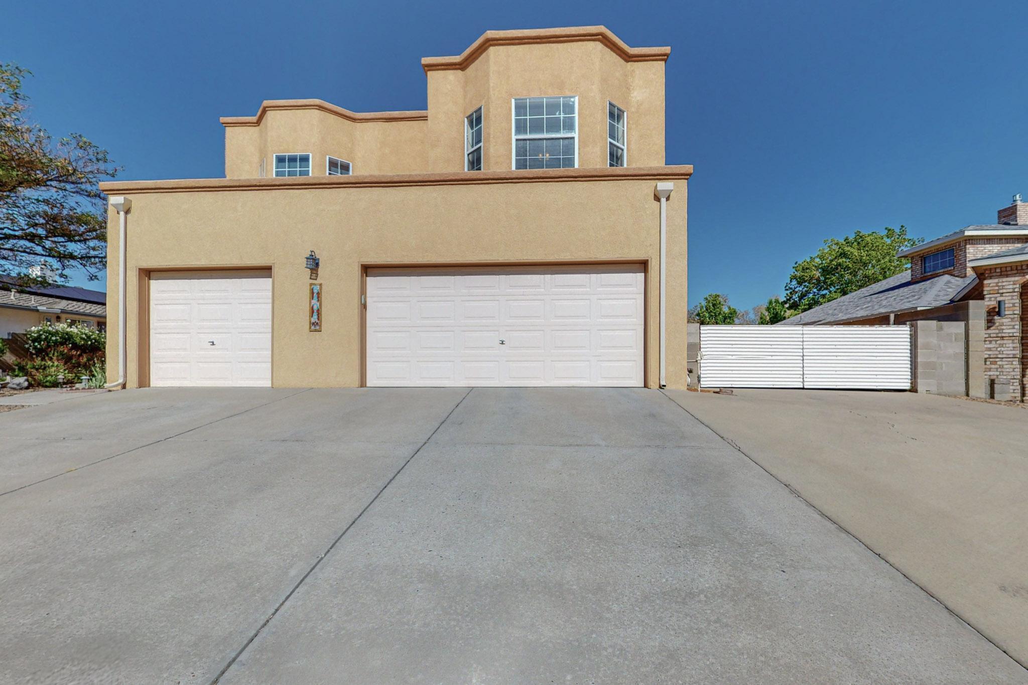 6406 Thunderbird Circle NW