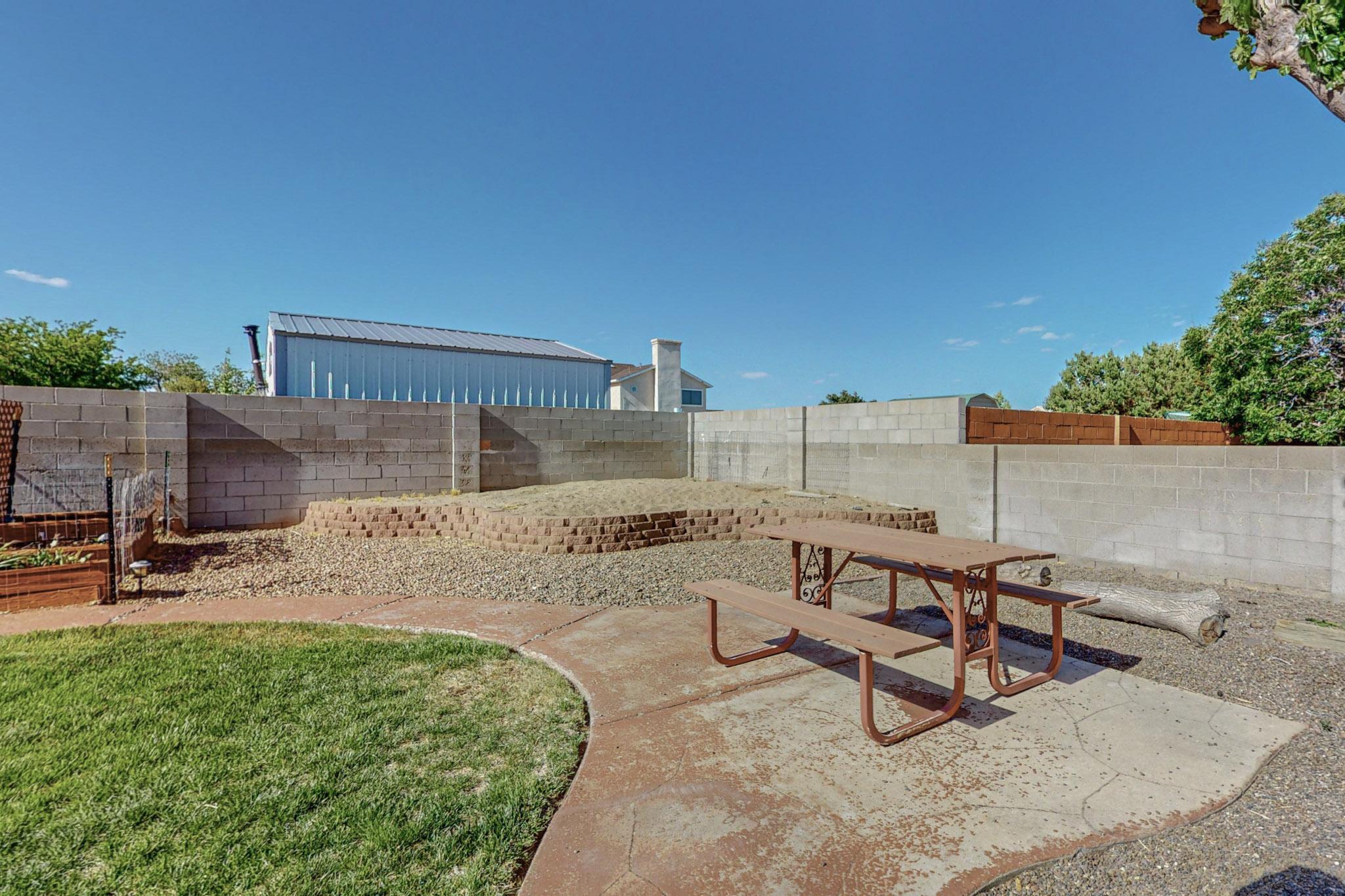 6406 Thunderbird Circle NW