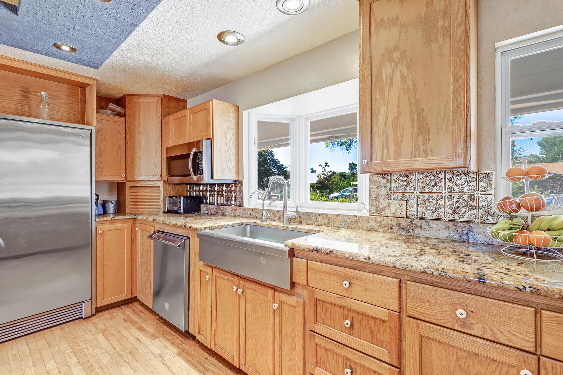 1209 Alameda Road