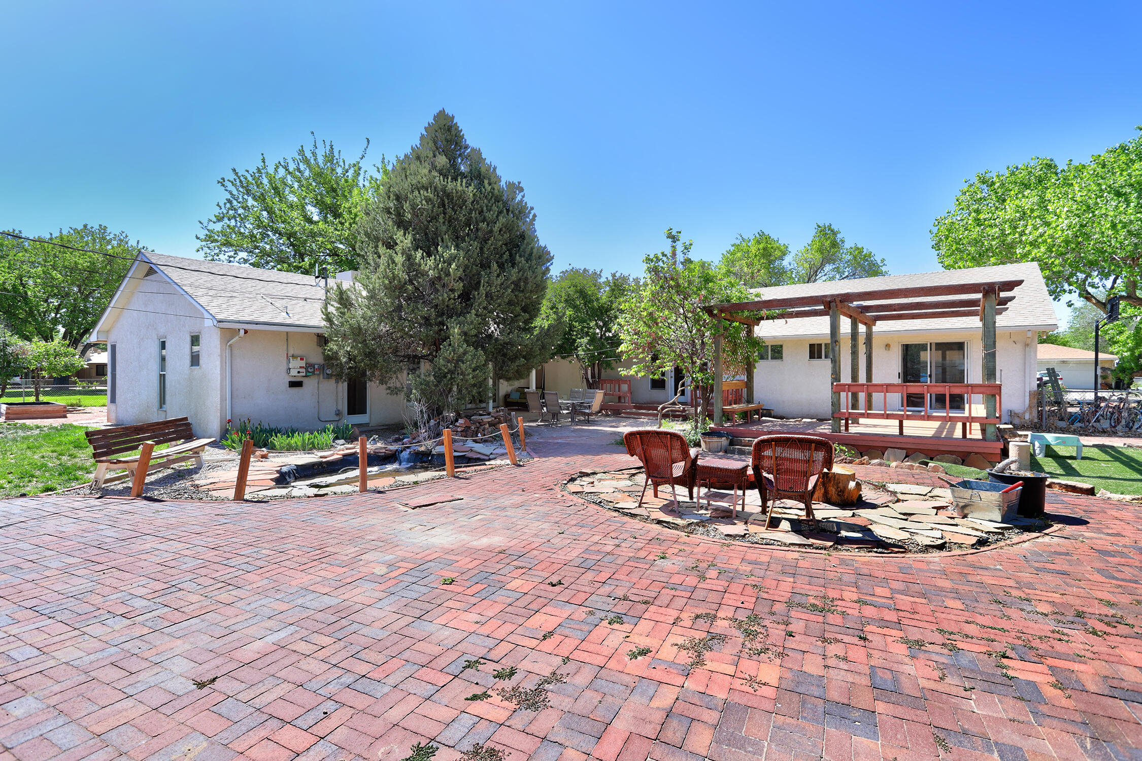 1209 Alameda Road