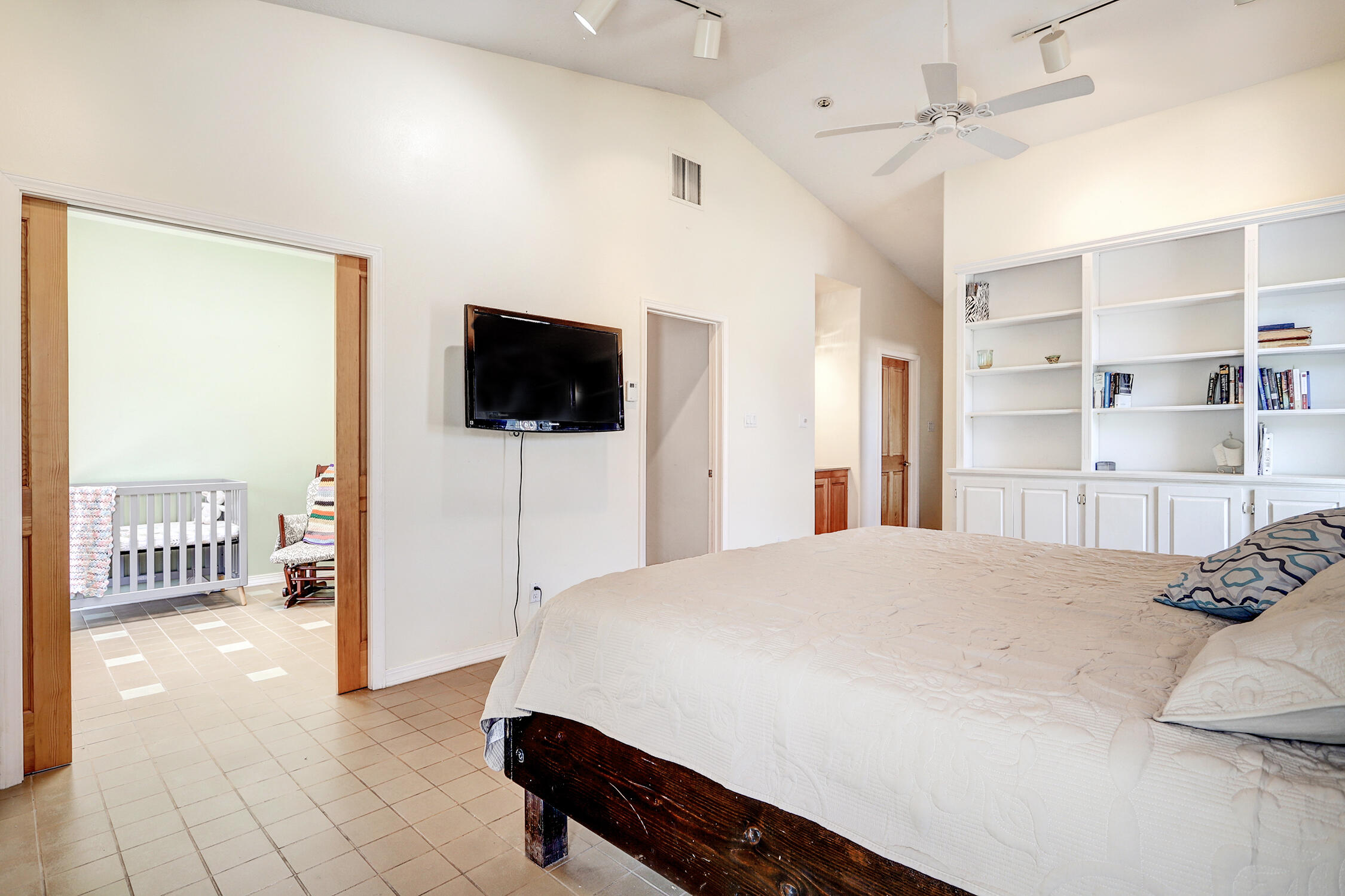 1209 Alameda Road