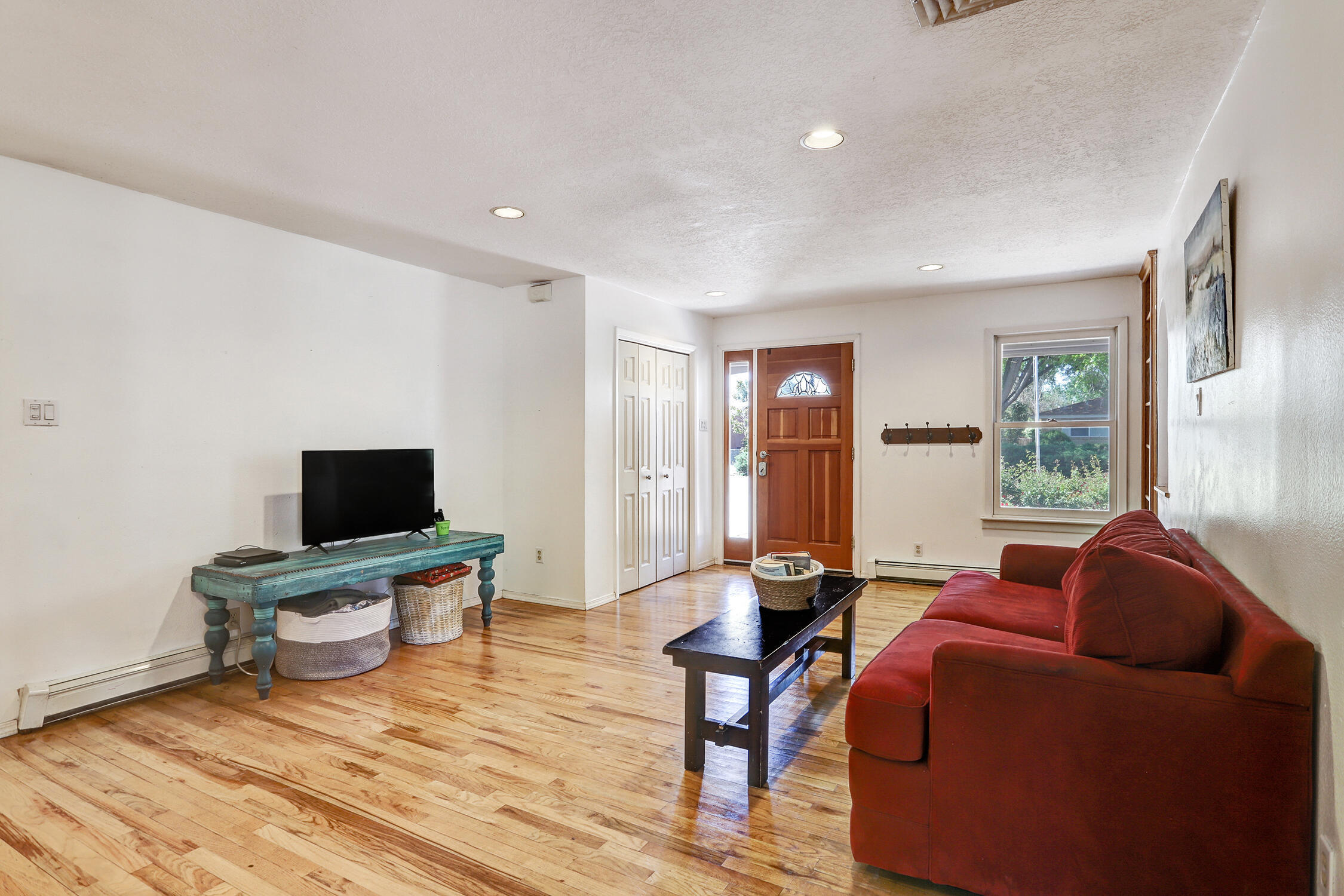 1209 Alameda Road