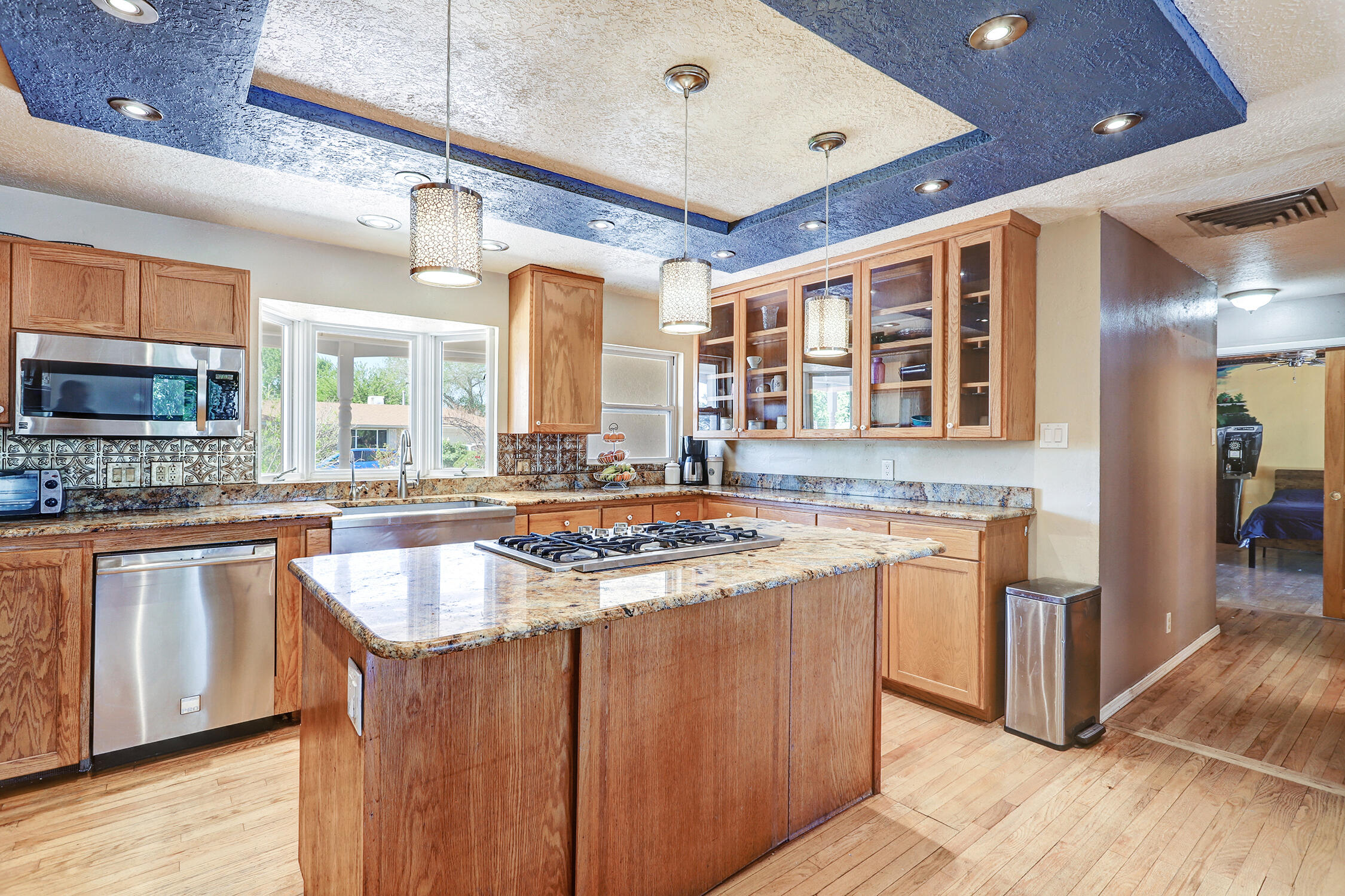 1209 Alameda Road