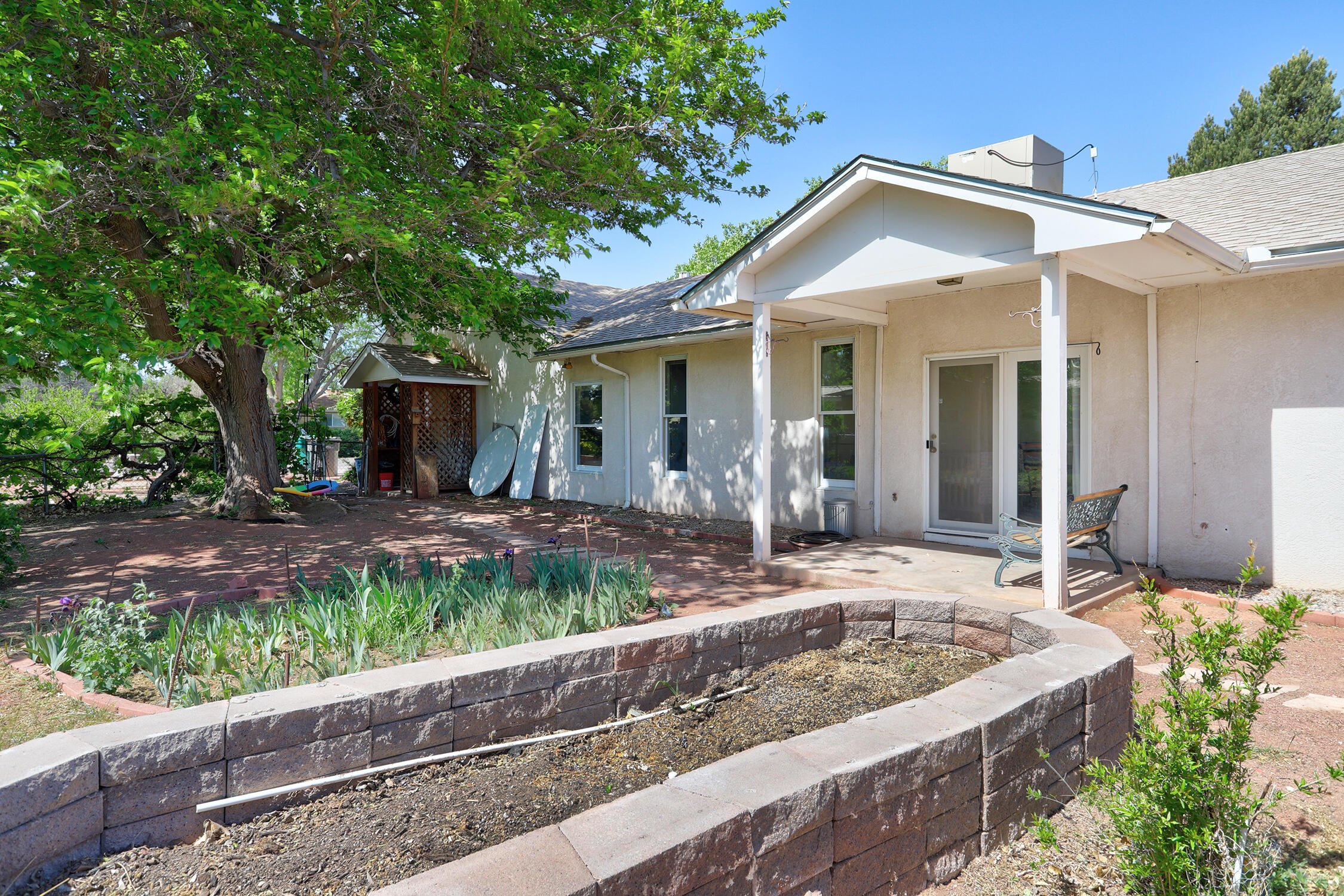 1209 Alameda Road