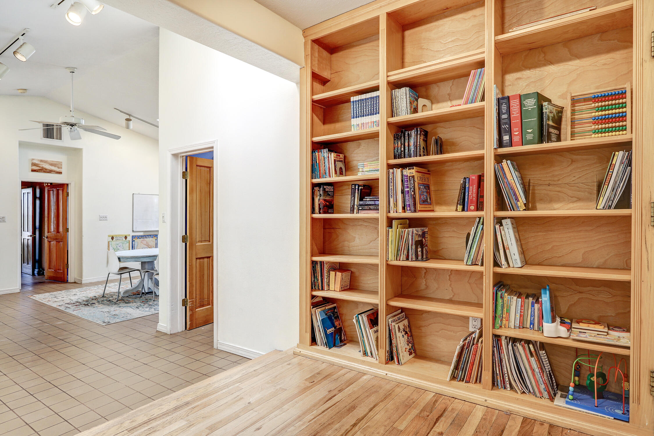 1209 Alameda Road