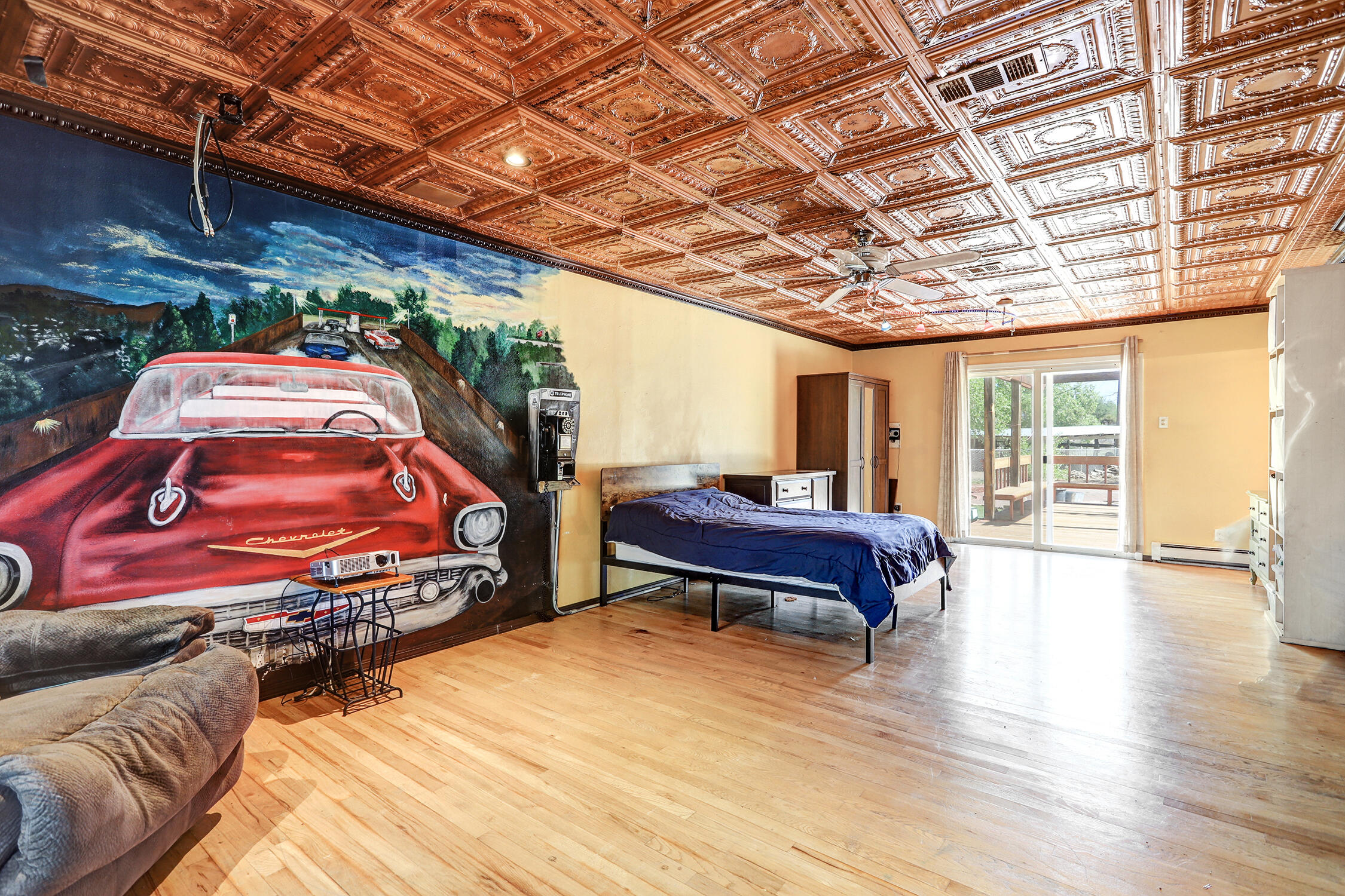 1209 Alameda Road